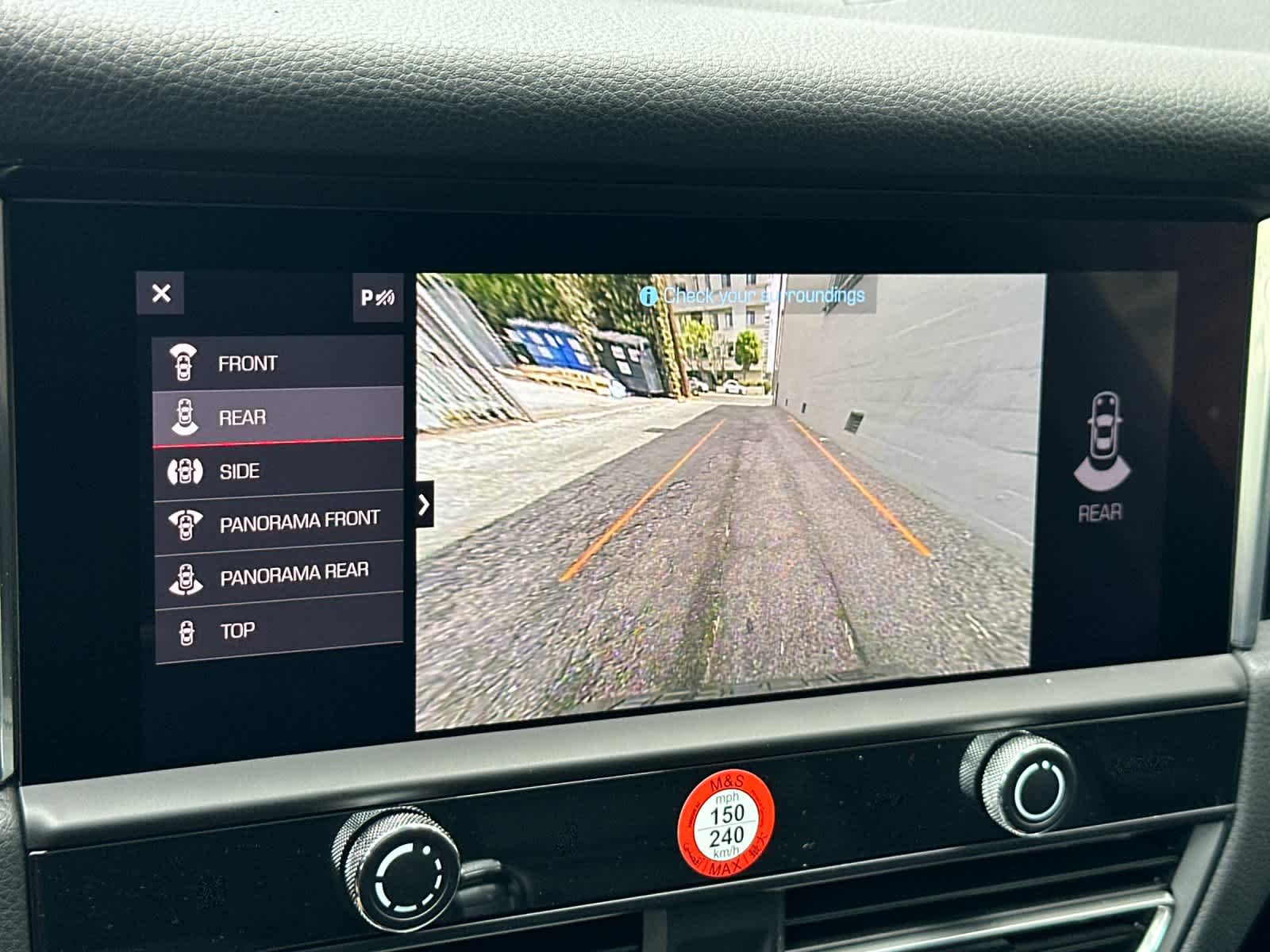 Thumbnail: 2026 Porsche Macan - 23