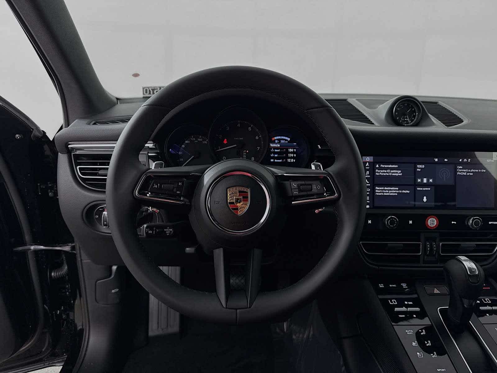 Thumbnail: 2026 Porsche Macan - 12