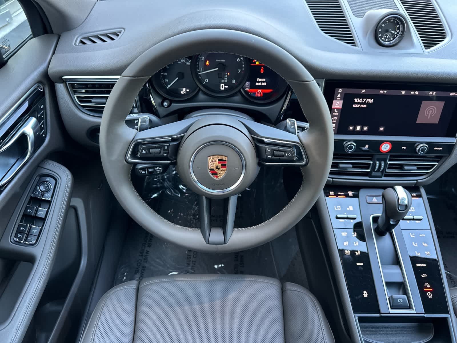 Thumbnail: 2026 Porsche Macan - 15