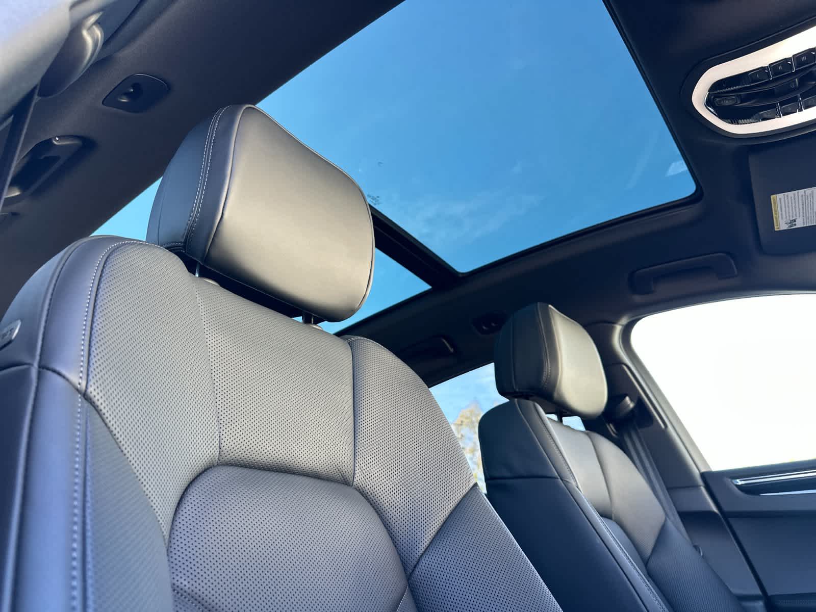 Thumbnail: 2026 Porsche Macan - 18