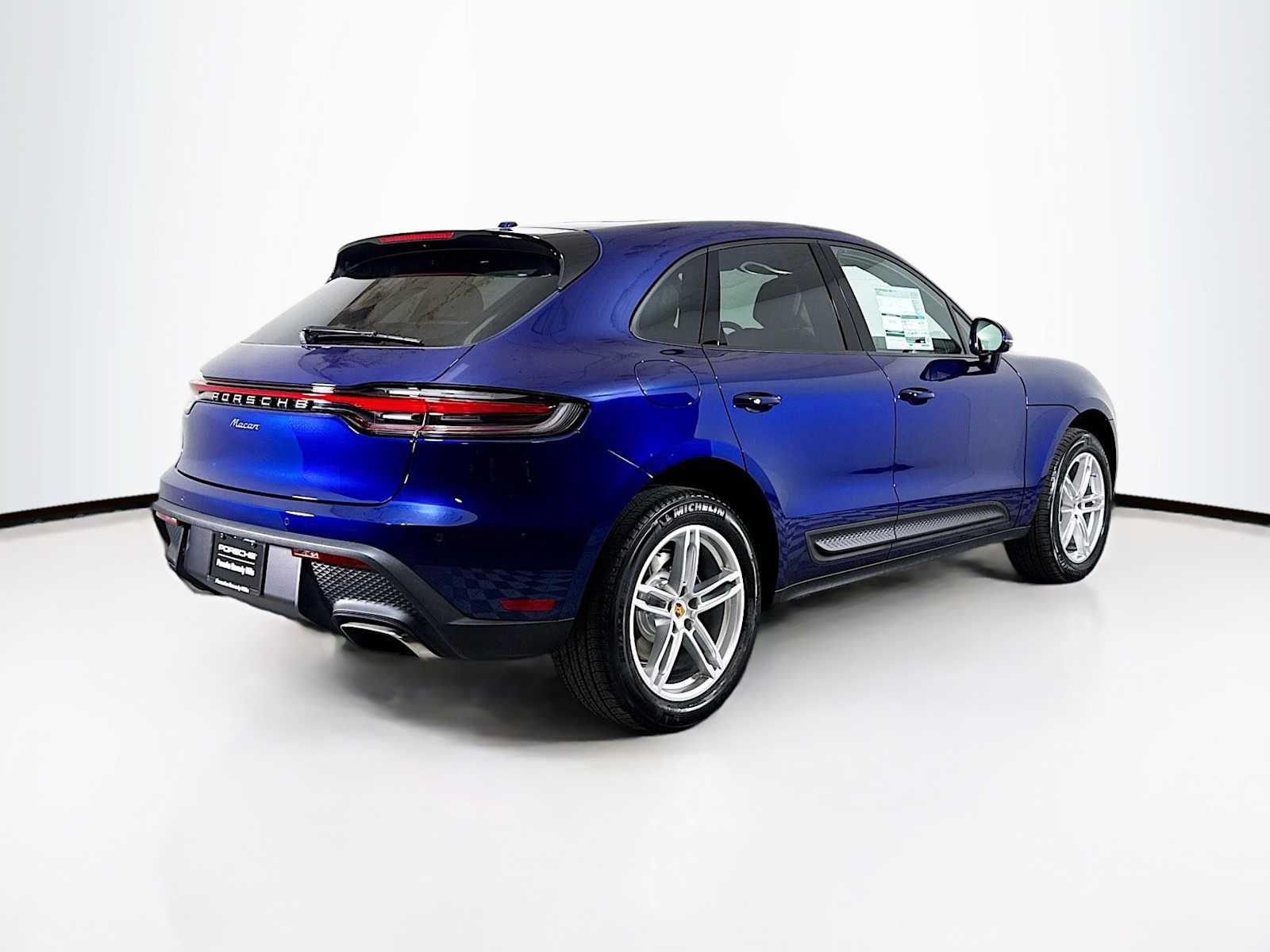 Thumbnail: 2025 Porsche Macan - 9