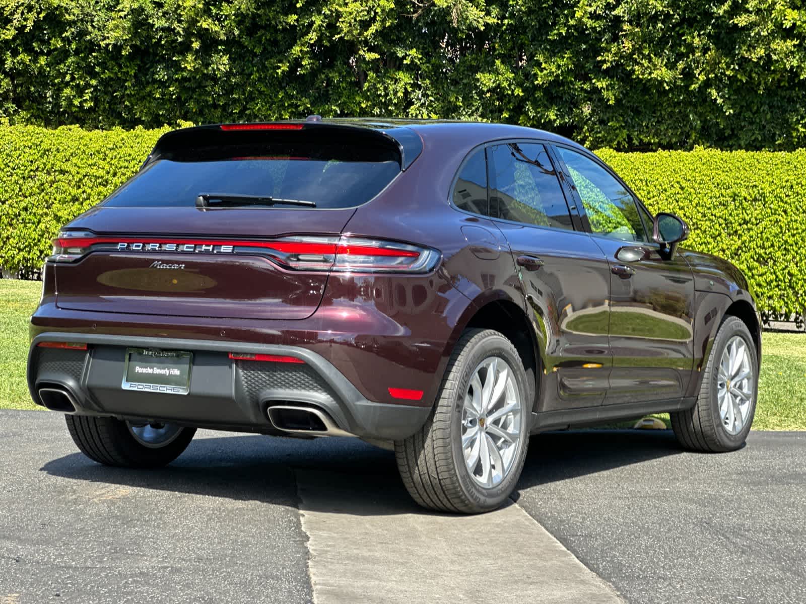 Thumbnail: 2026 Porsche Macan - 7