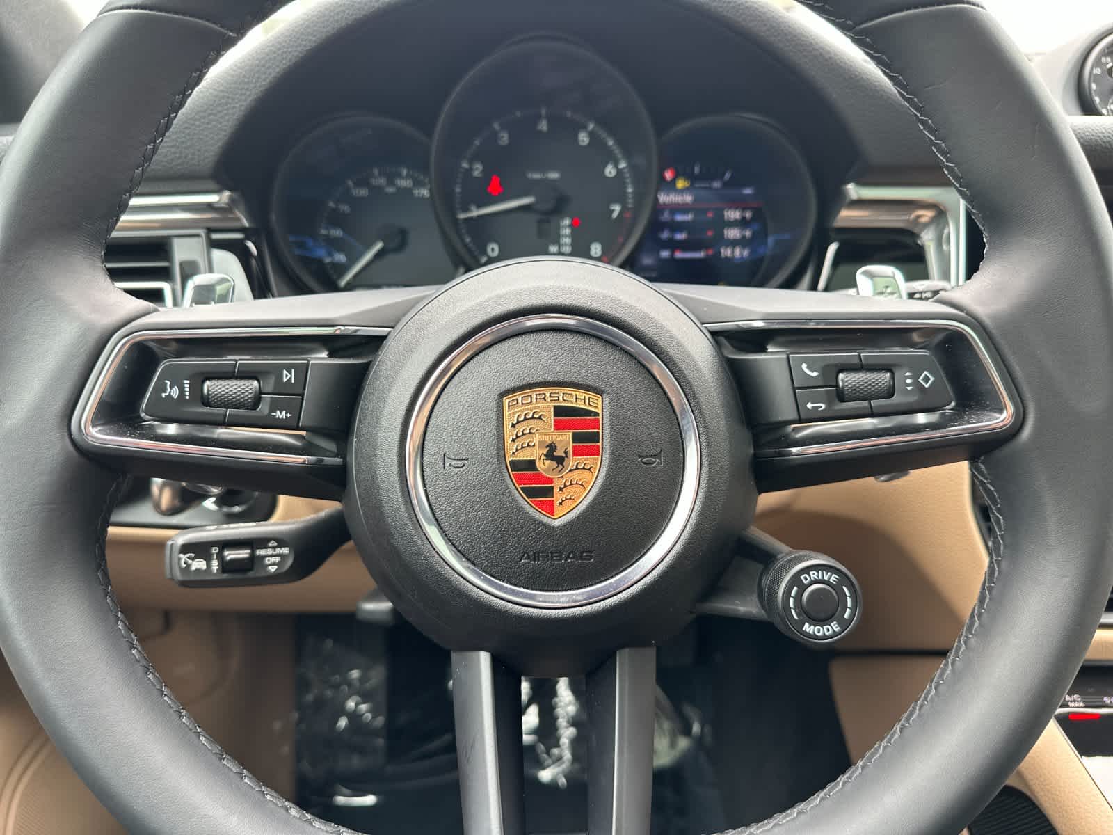 Thumbnail: 2025 Porsche Macan - 26