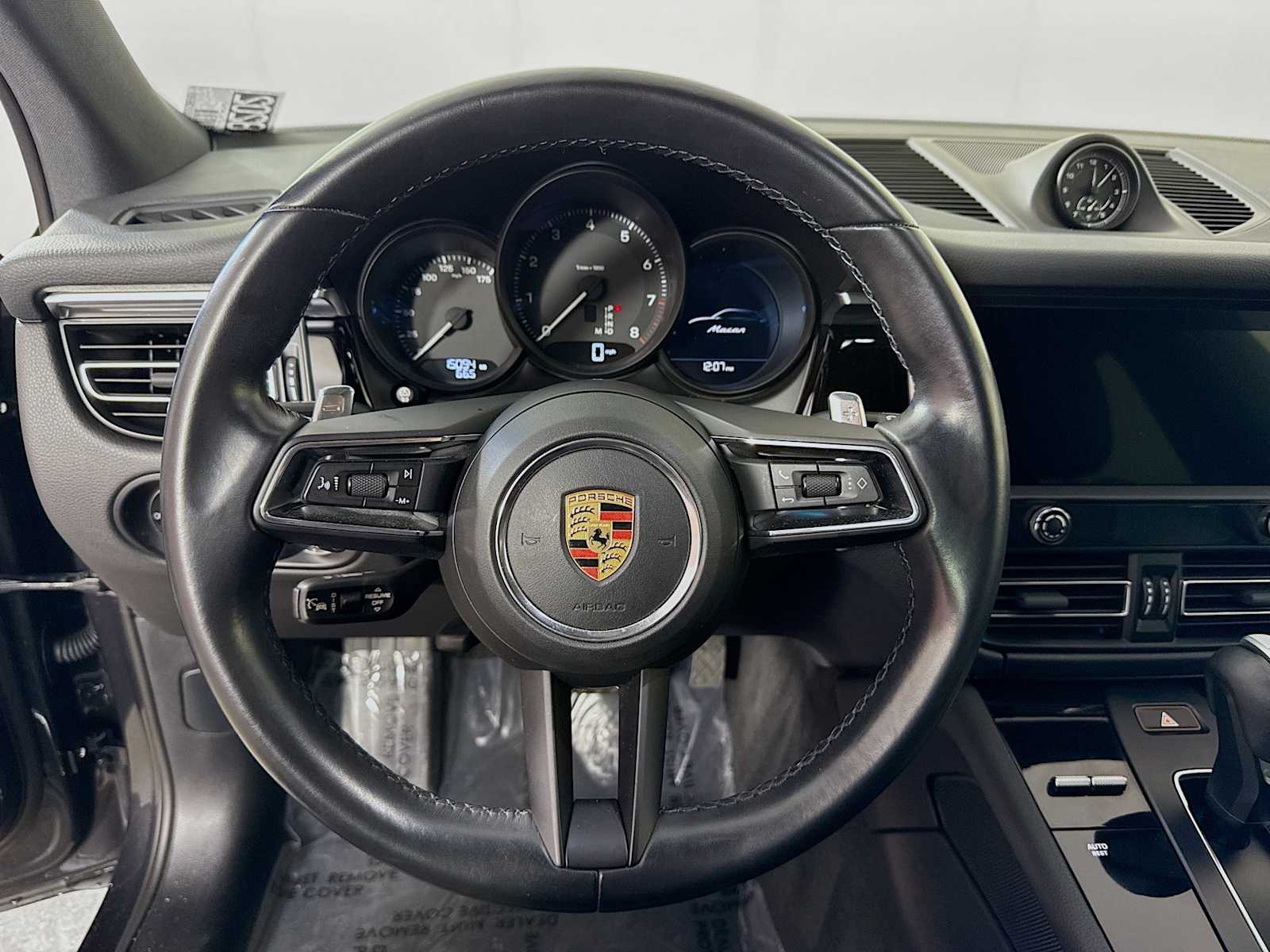 Thumbnail: 2023 Porsche Macan - 12