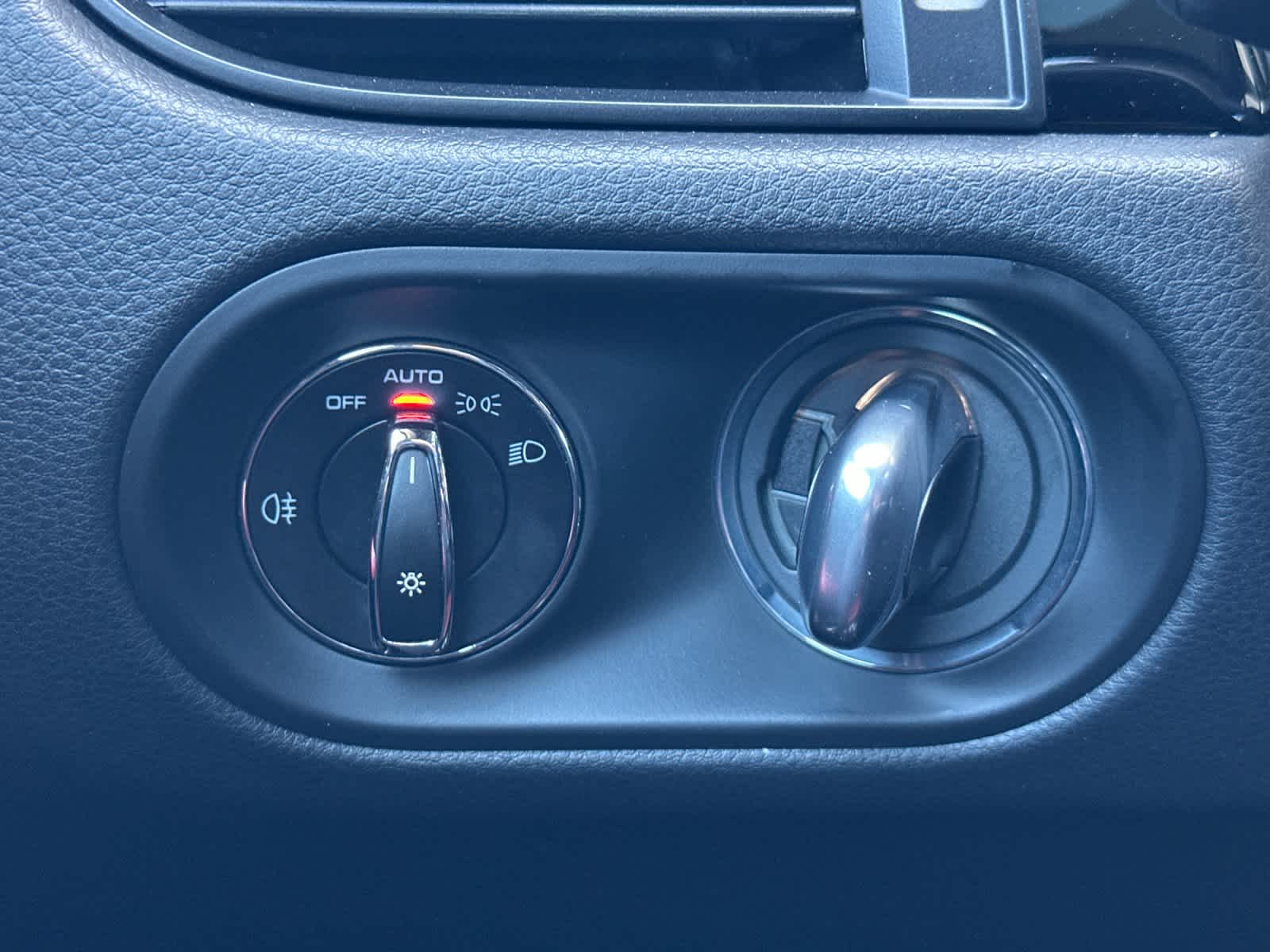 Thumbnail: 2025 Porsche Macan - 30