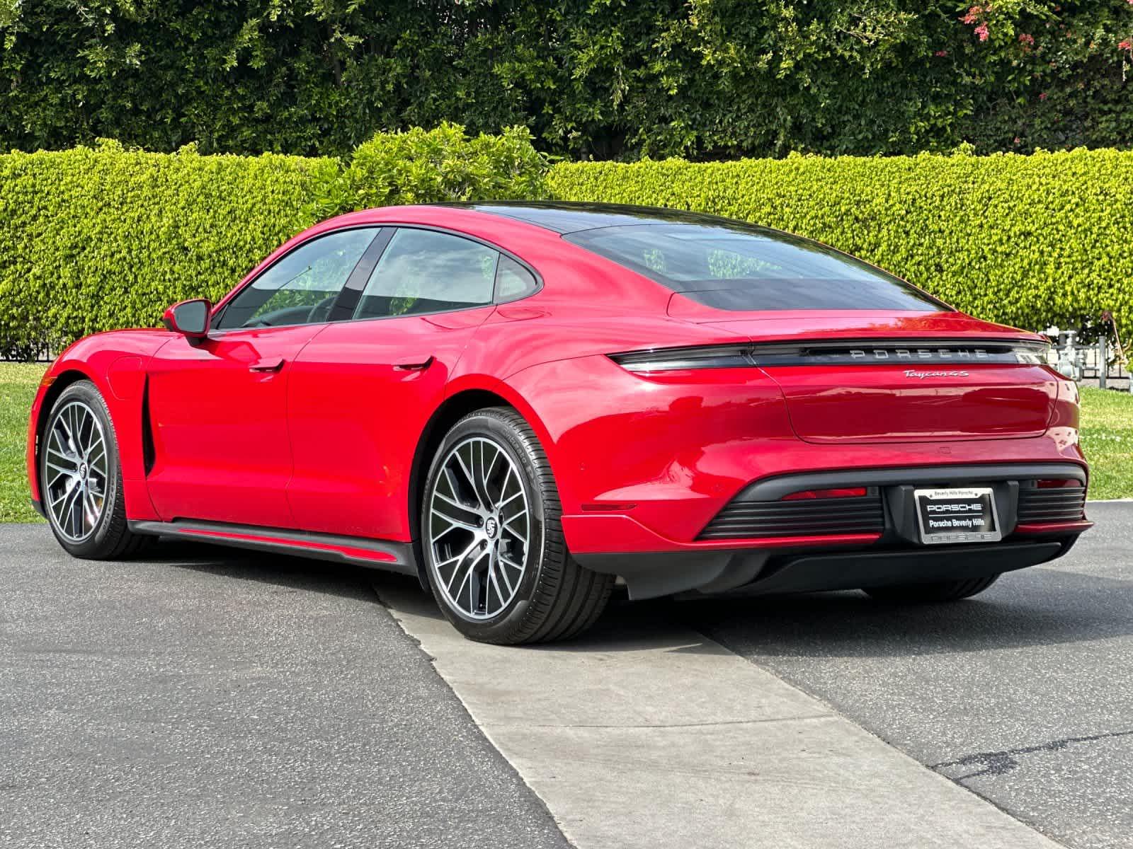 Thumbnail: 2024 Porsche Taycan - 3