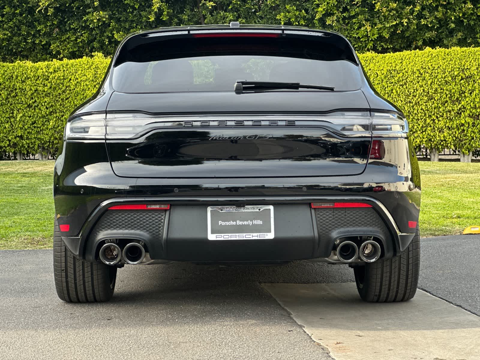 Thumbnail: 2026 Porsche Macan - 7