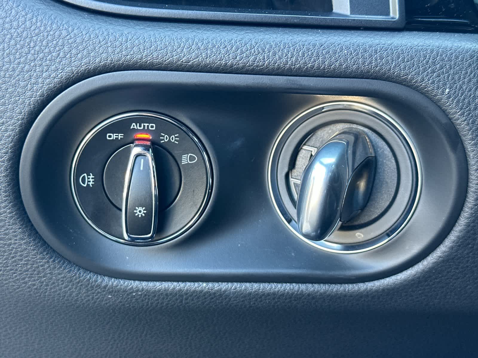 Thumbnail: 2025 Porsche Macan - 29