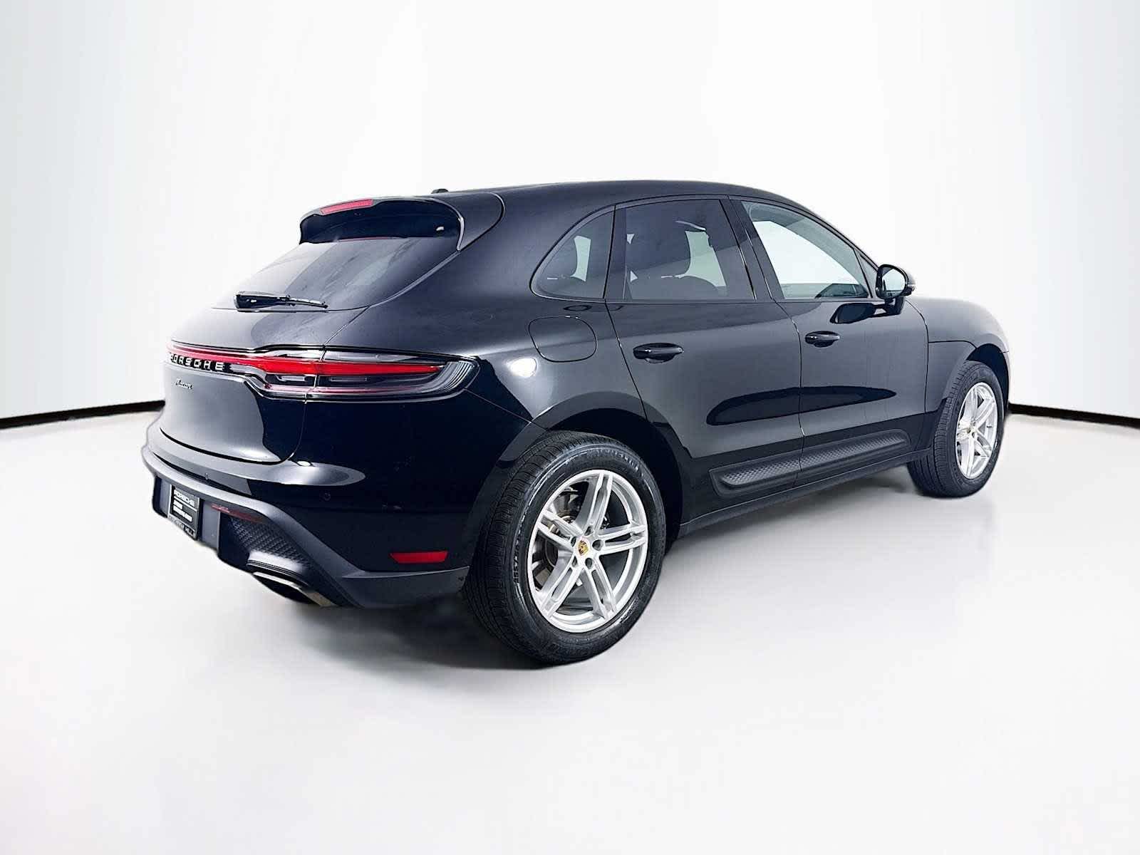 Thumbnail: 2025 Porsche Macan - 9