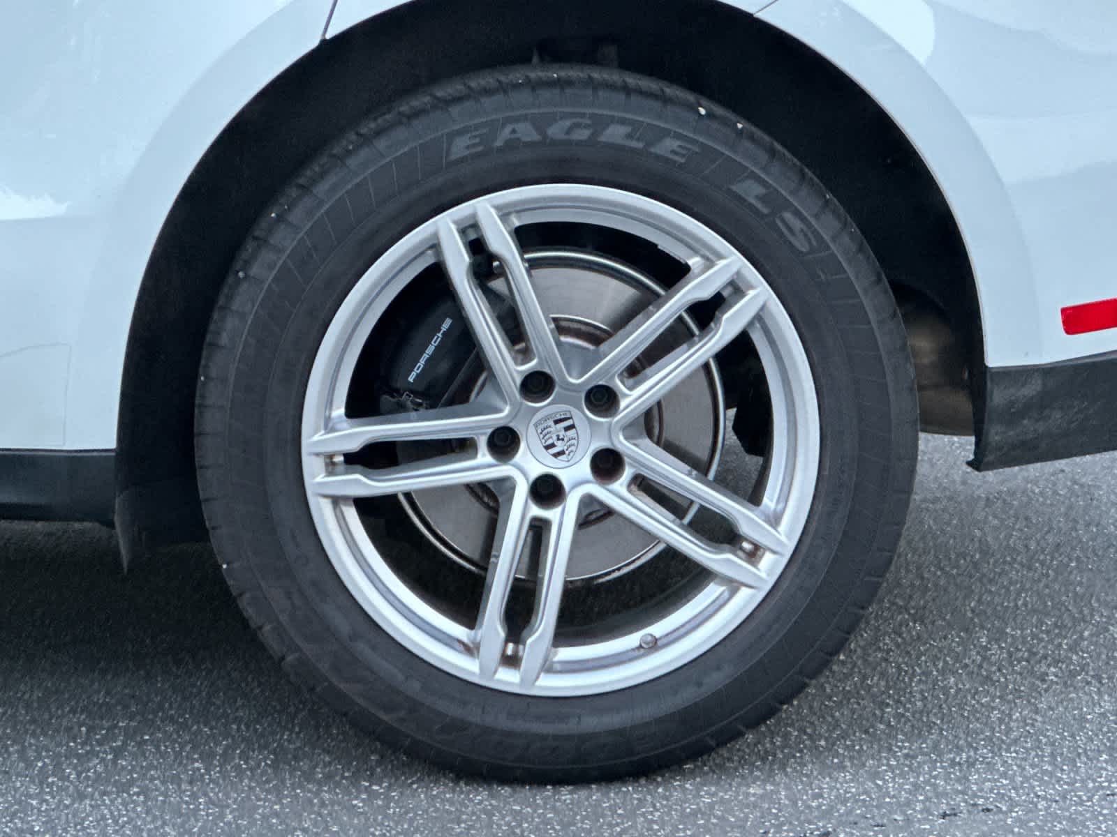 Thumbnail: 2025 Porsche Macan - 31