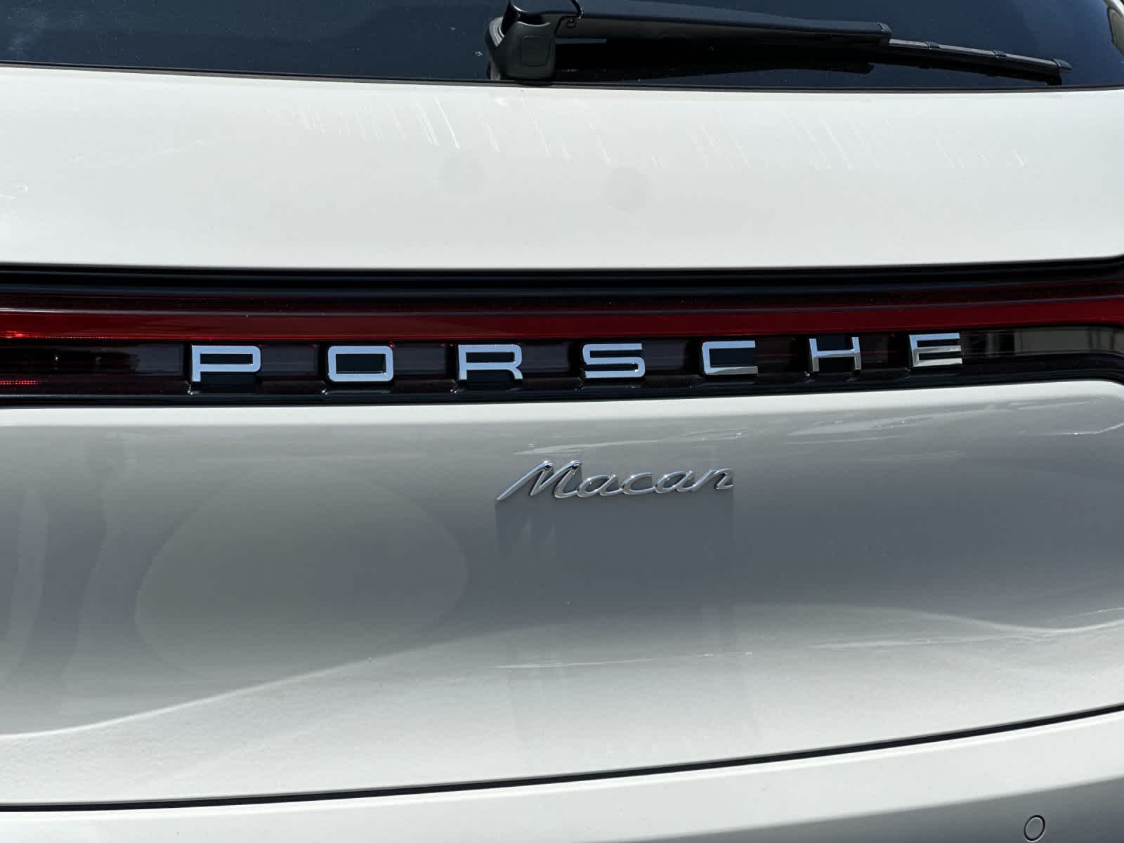 Thumbnail: 2025 Porsche Macan - 31
