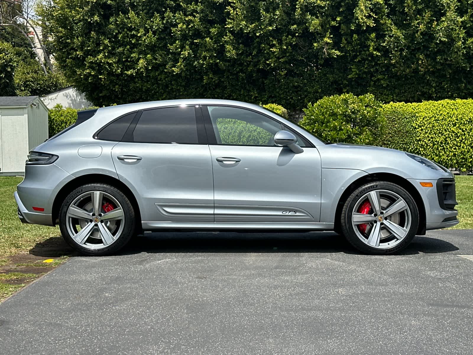 Thumbnail: 2026 Porsche Macan - 9