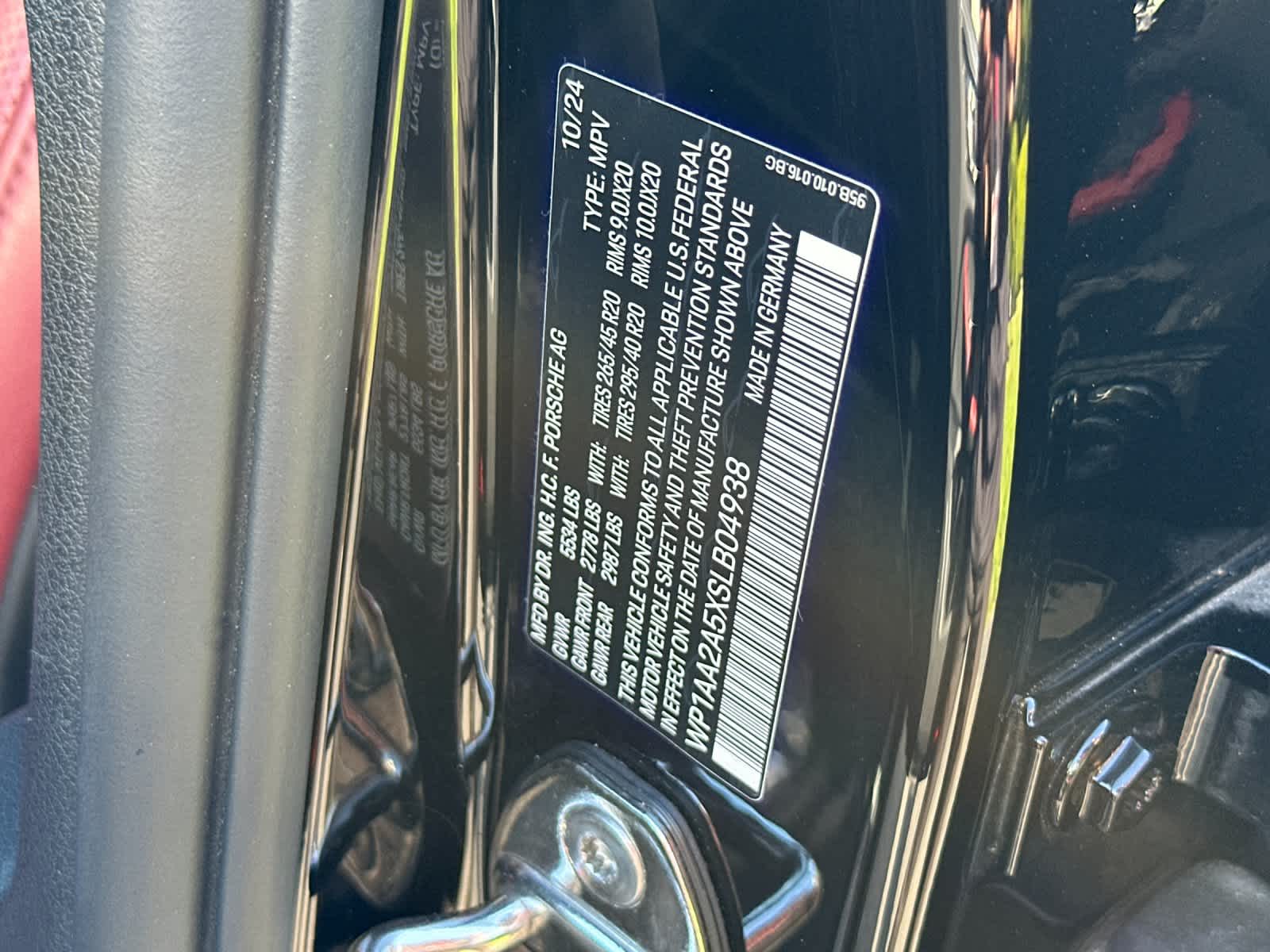 Thumbnail: 2025 Porsche Macan - 33