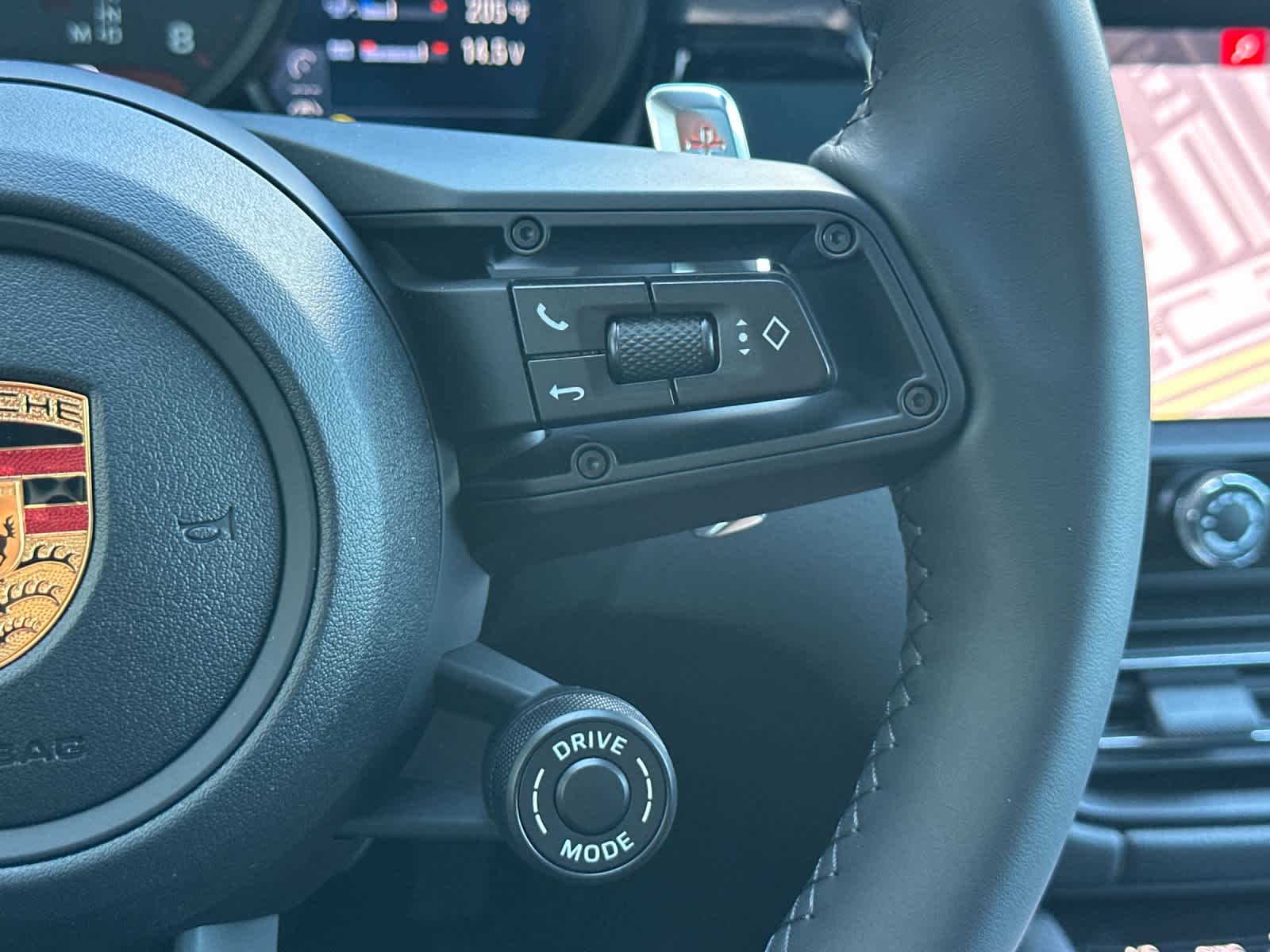 Thumbnail: 2026 Porsche Macan - 28