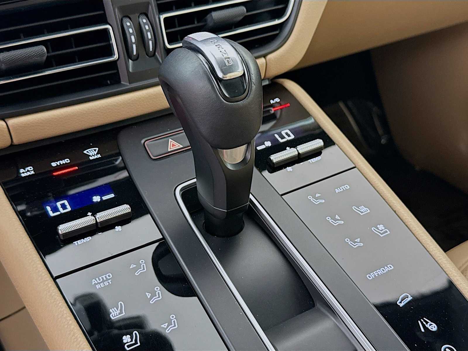 Thumbnail: 2022 Porsche Macan - 14