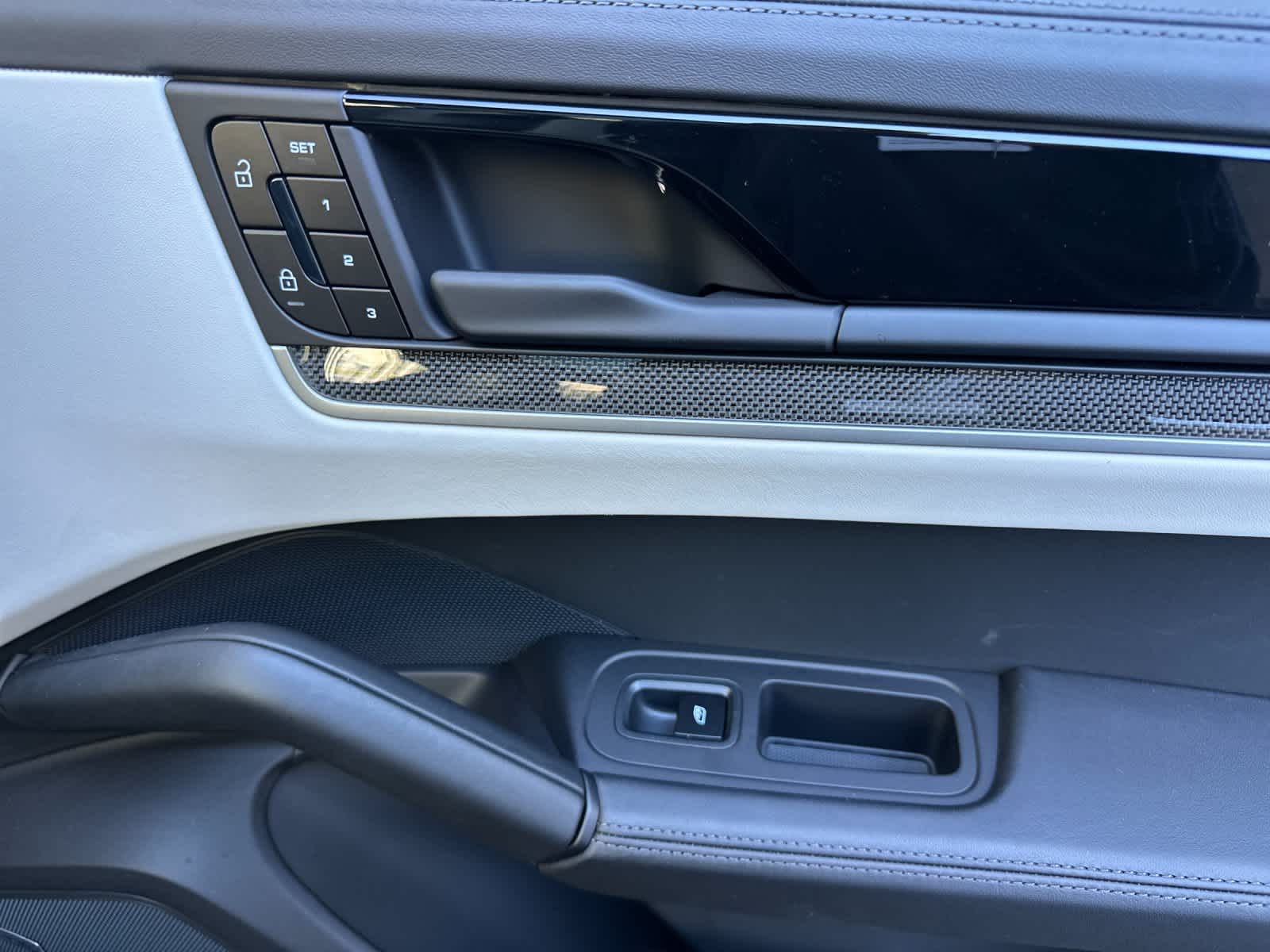 Thumbnail: 2025 Porsche Cayenne - 19