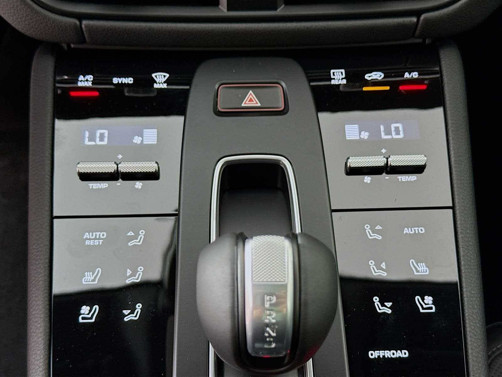 Thumbnail: 2026 Porsche Macan - 13