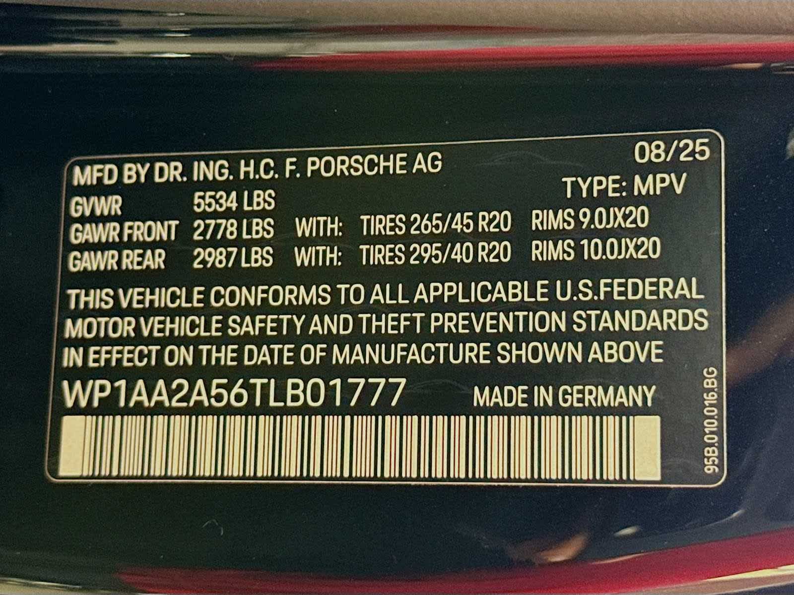 Thumbnail: 2026 Porsche Macan - 25