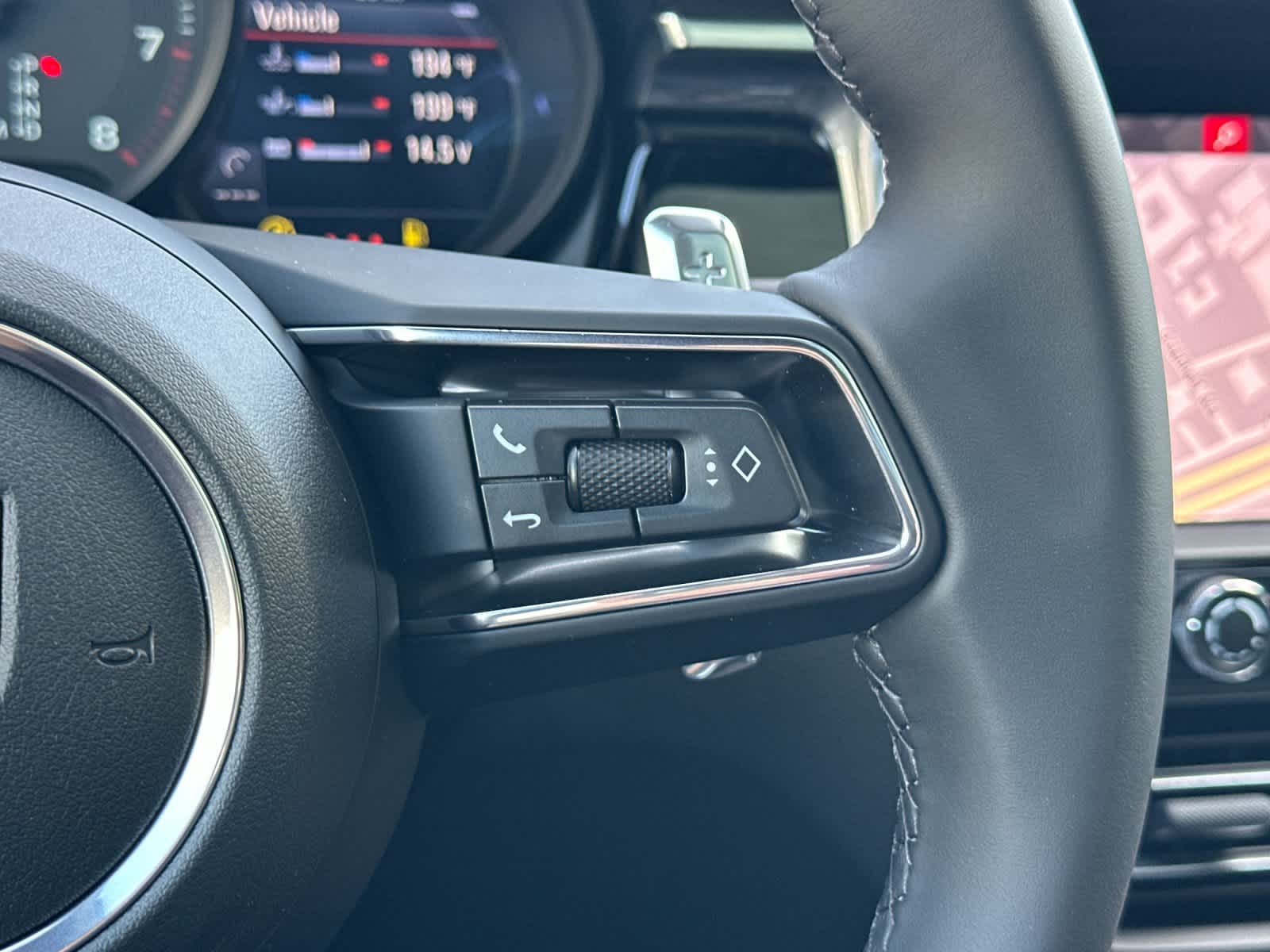 Thumbnail: 2026 Porsche Macan - 27