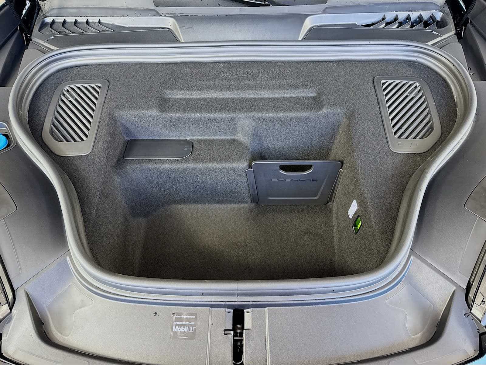 Thumbnail: 2025 Porsche Macan - 23