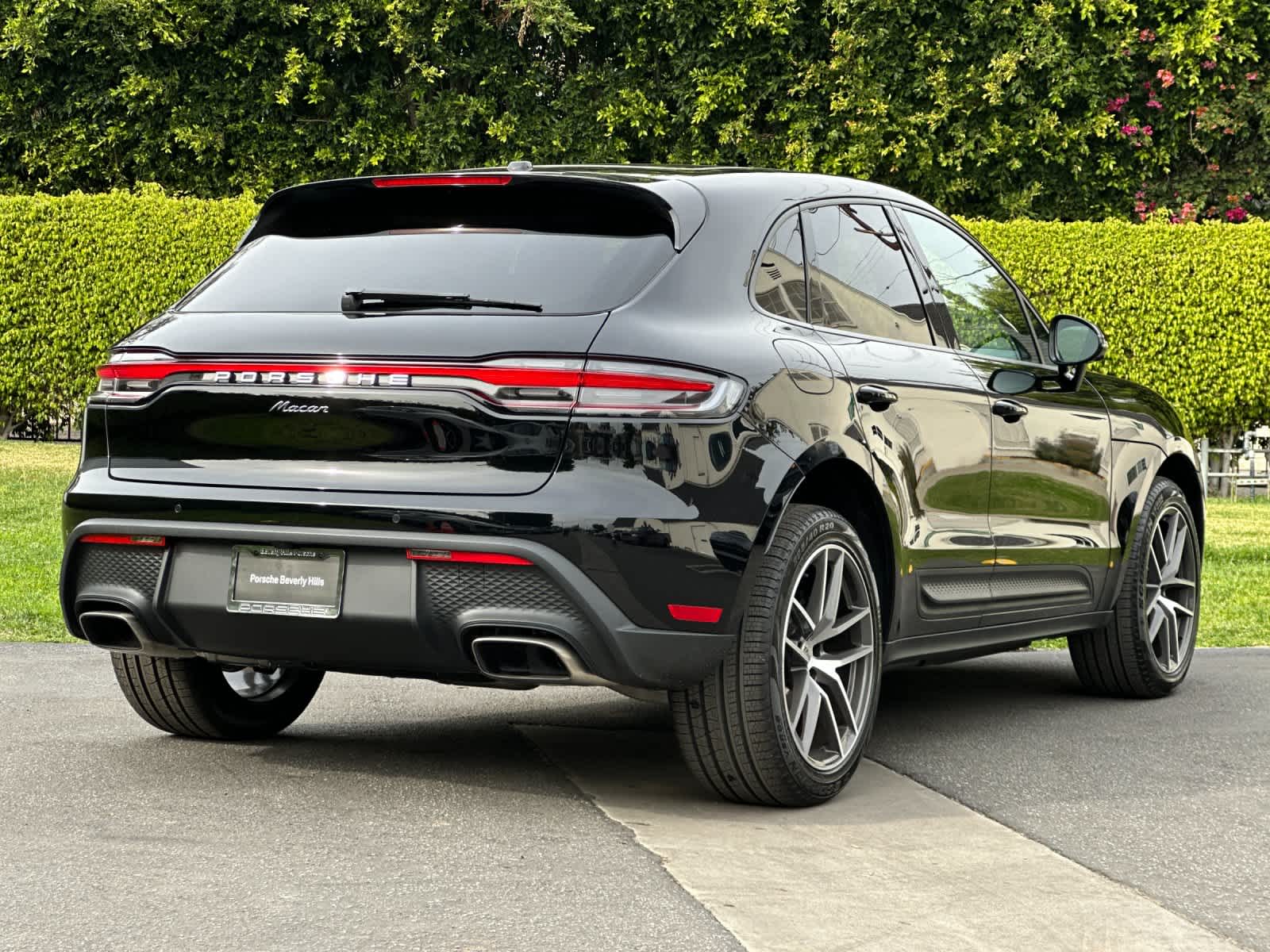Thumbnail: 2026 Porsche Macan - 8