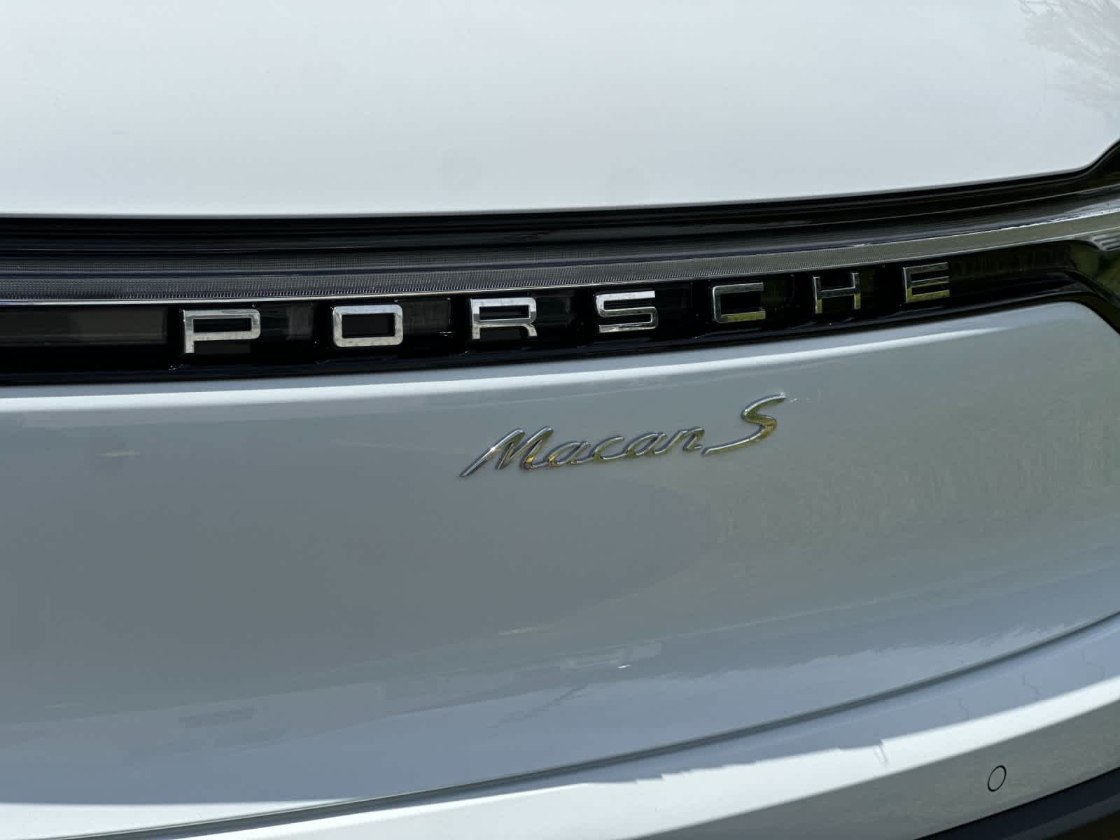 Thumbnail: 2026 Porsche Macan - 32