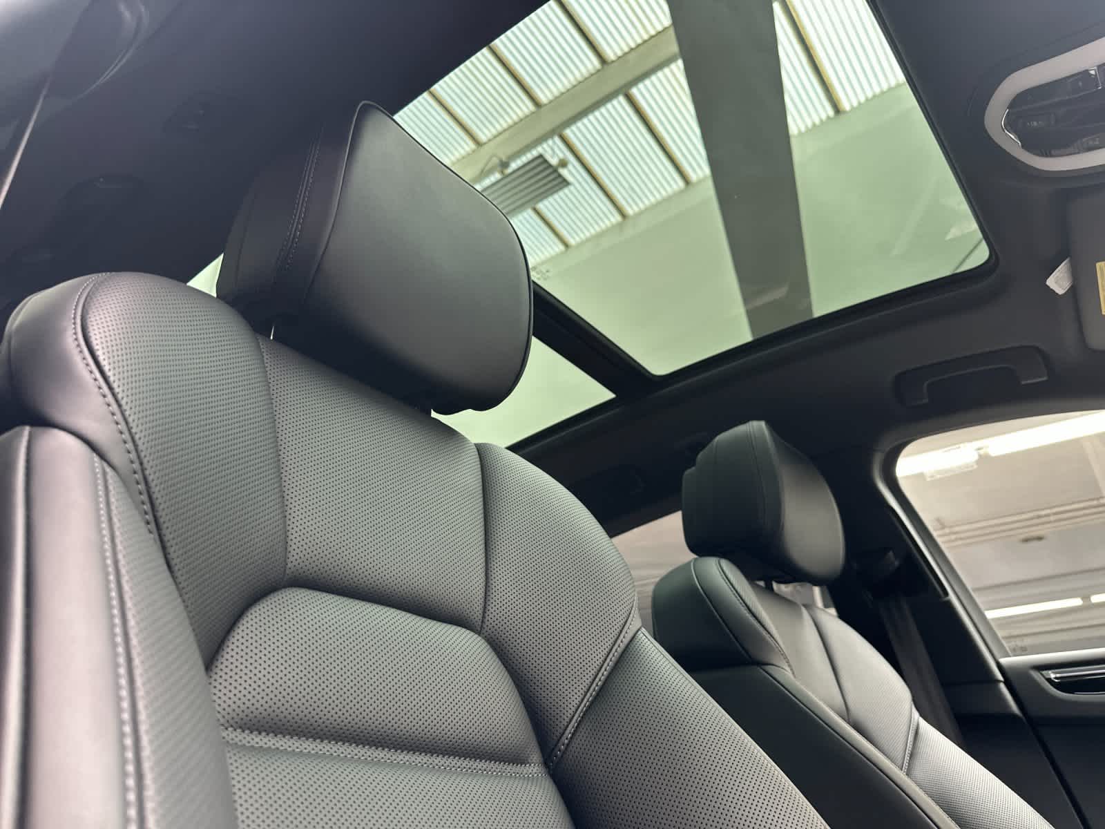 Thumbnail: 2026 Porsche Macan - 18
