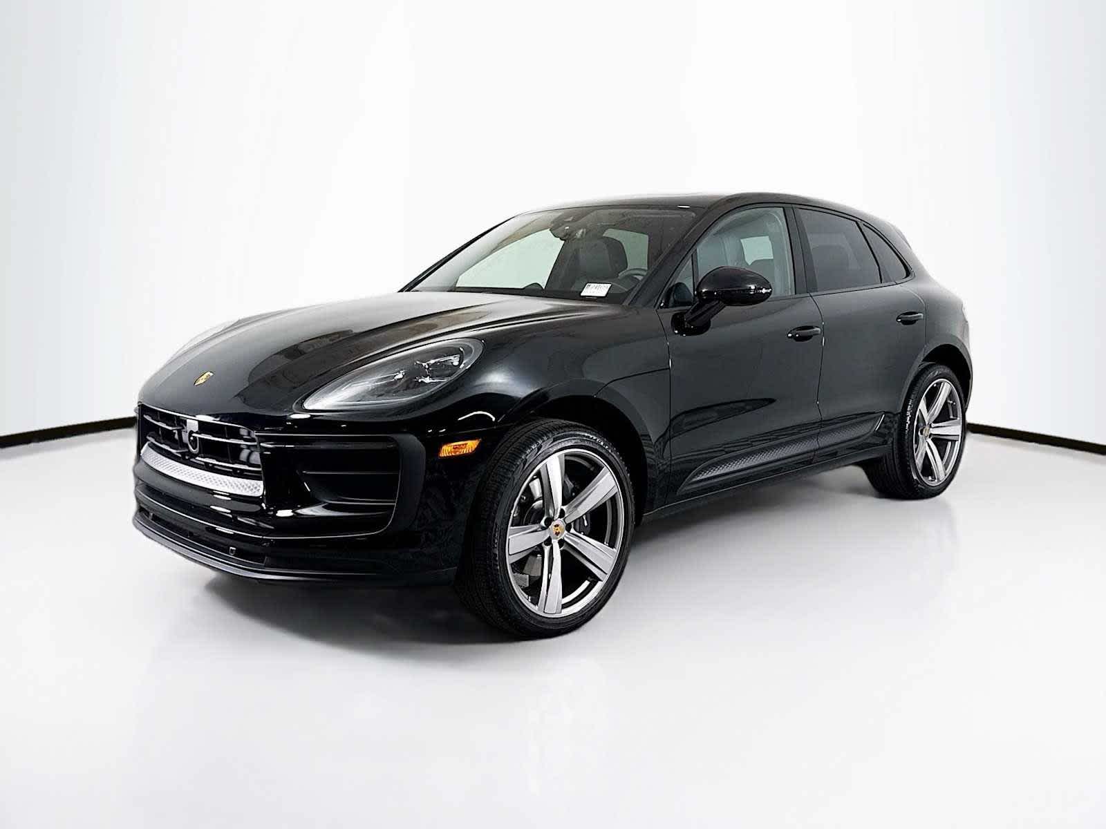 2025 Porsche Macan Base