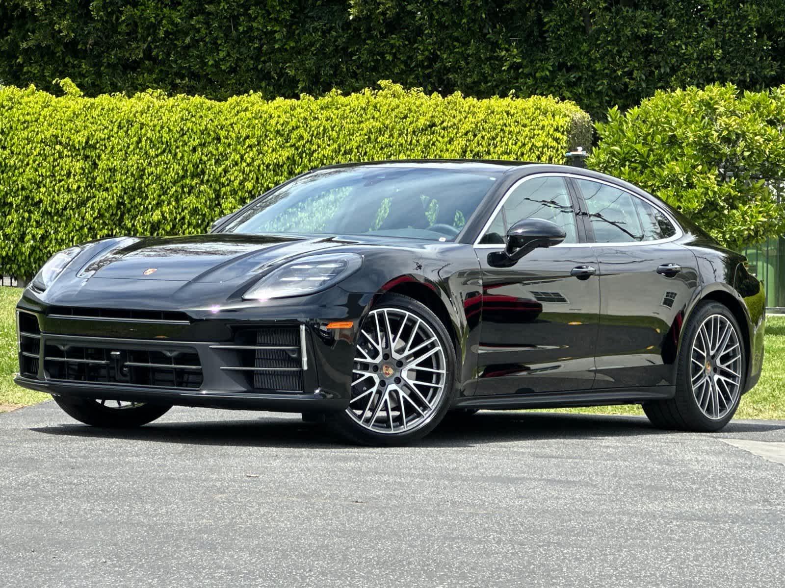 Thumbnail: 2026 Porsche Panamera - 1
