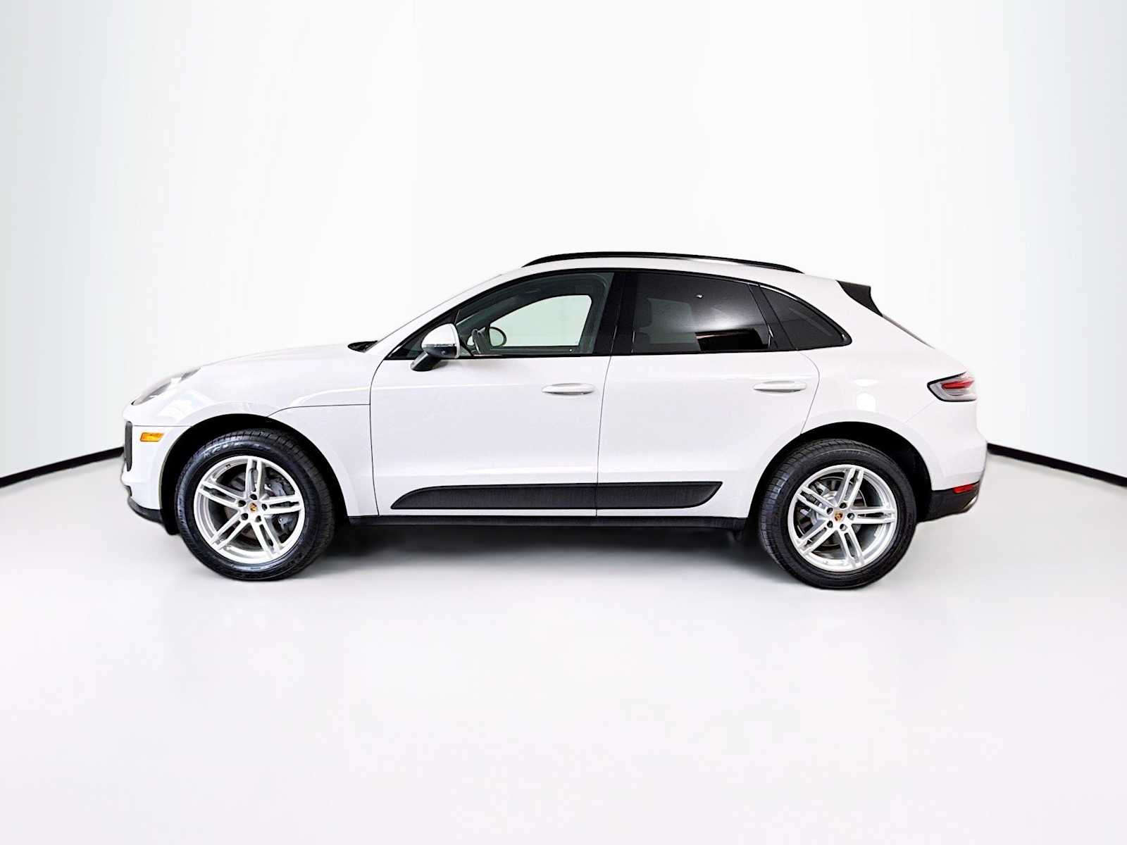 Thumbnail: 2021 Porsche Macan - 2