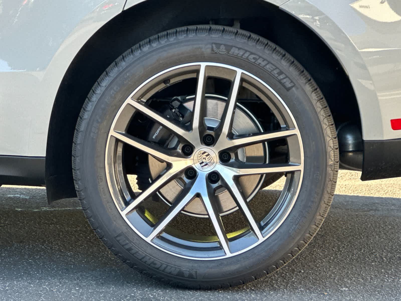 Thumbnail: 2026 Porsche Macan - 31