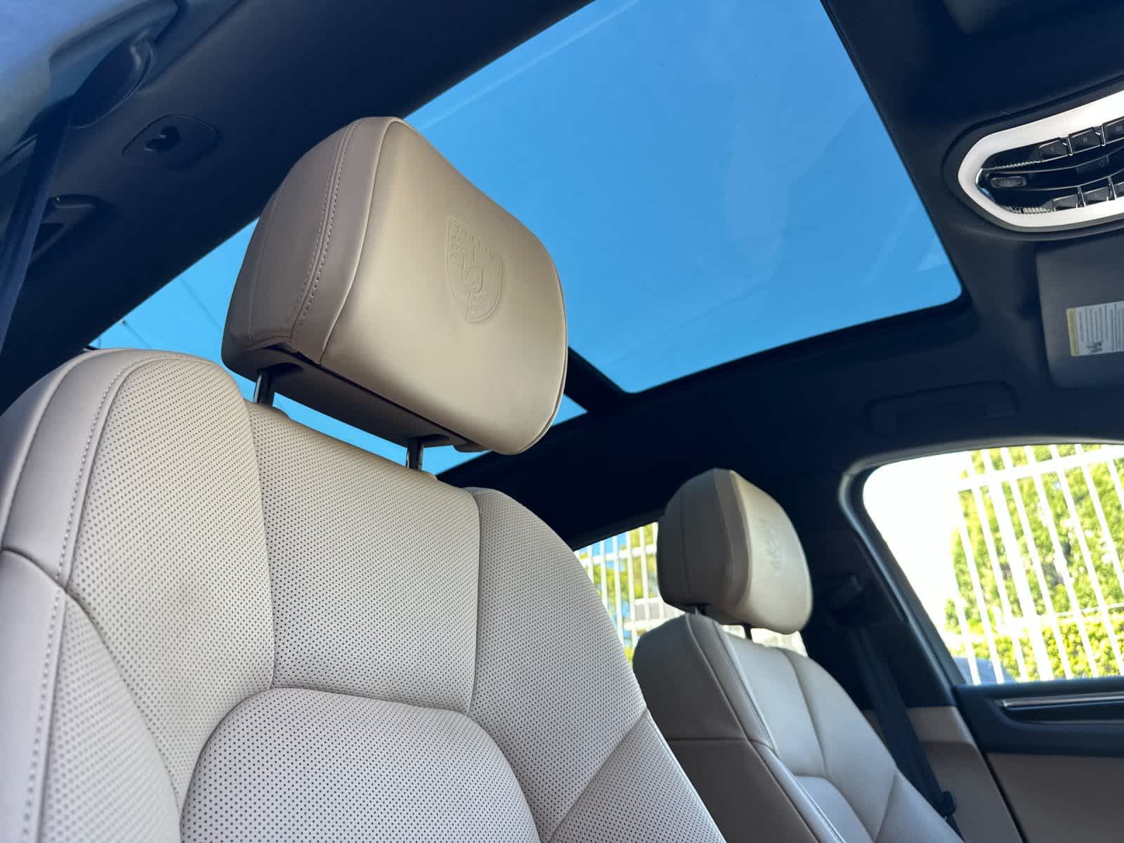 Thumbnail: 2025 Porsche Macan - 18