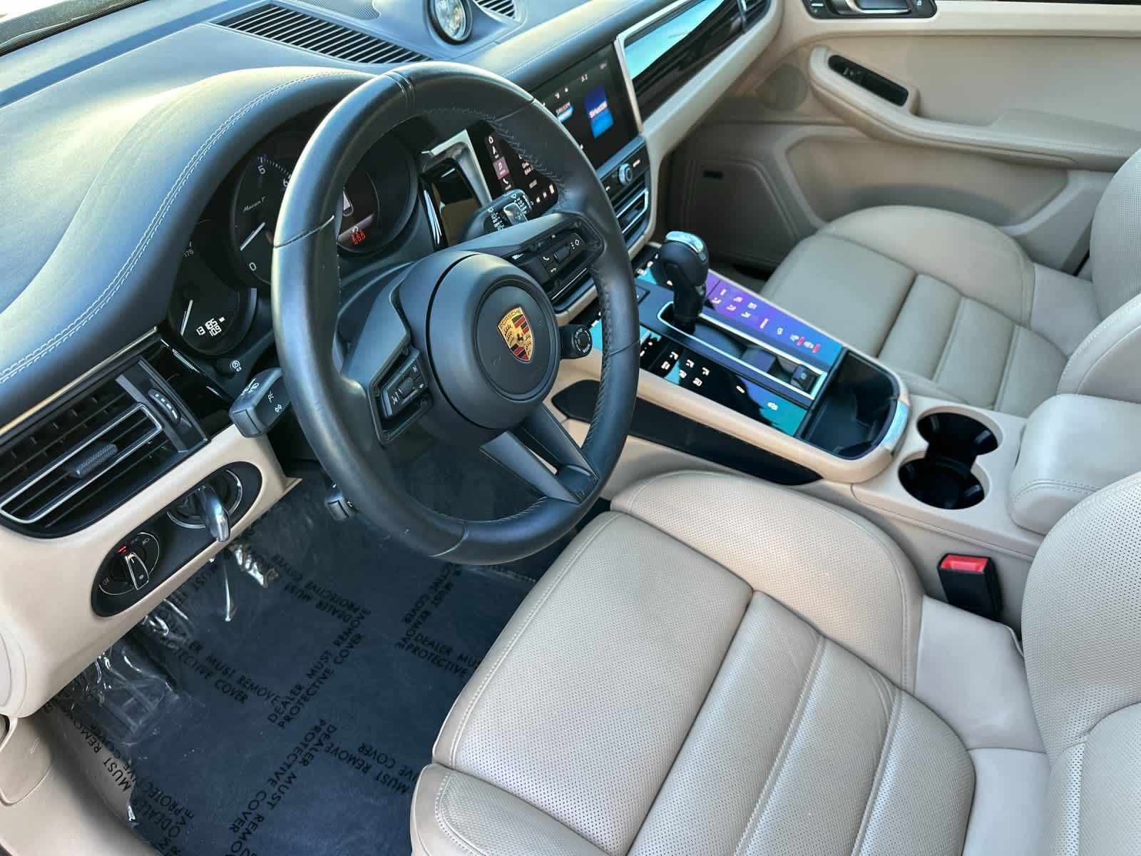 Thumbnail: 2023 Porsche Macan - 4