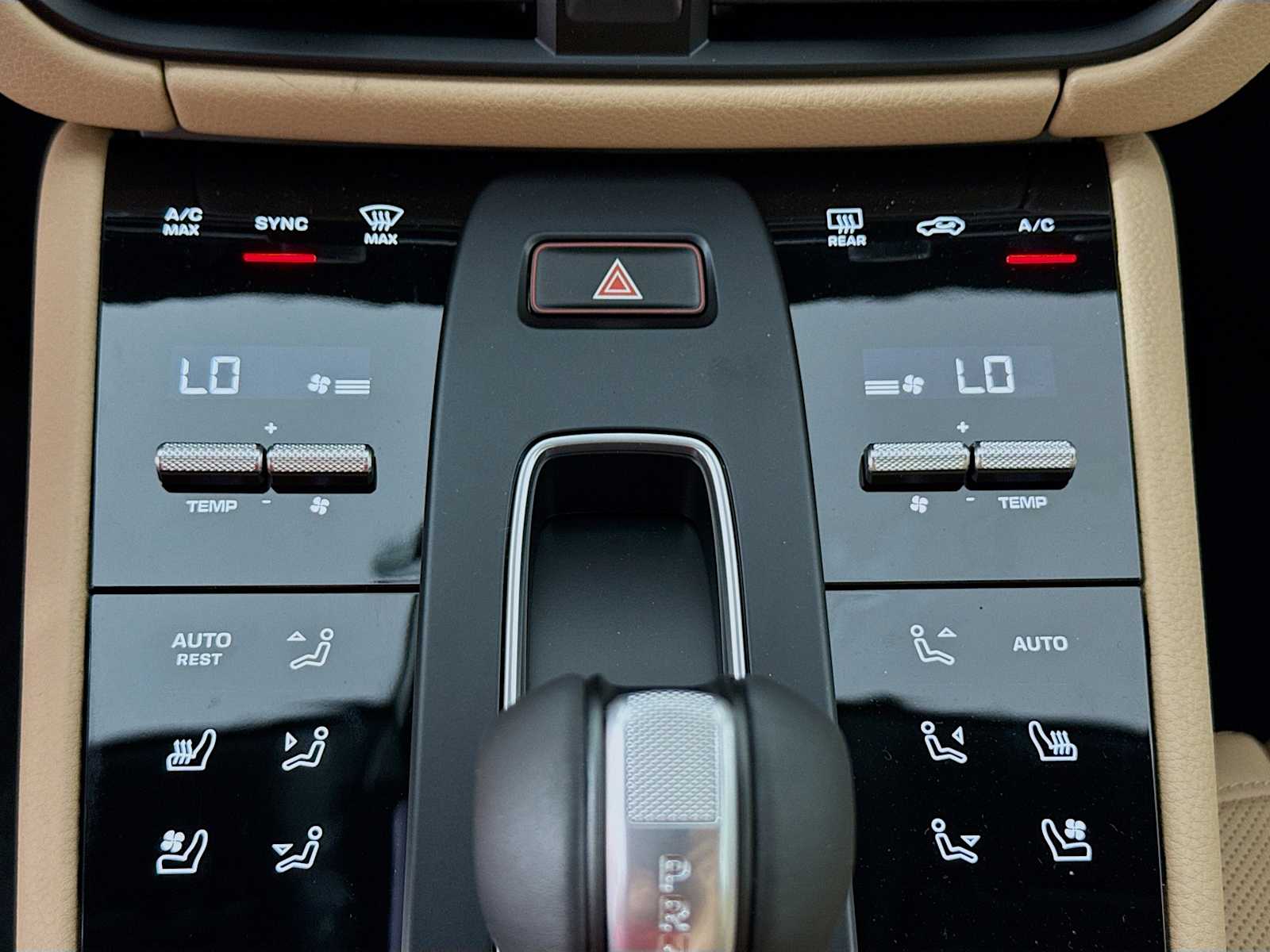 Thumbnail: 2026 Porsche Macan - 13