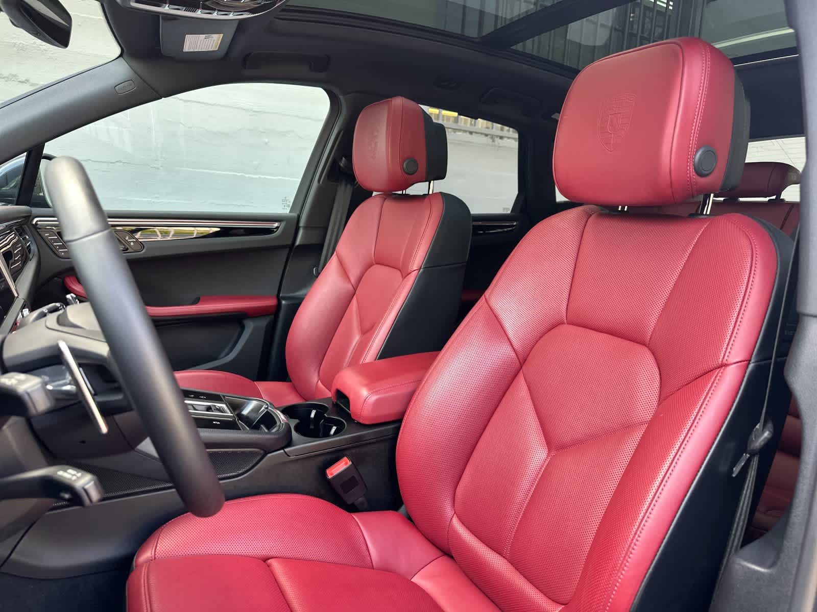 Thumbnail: 2025 Porsche Macan - 5