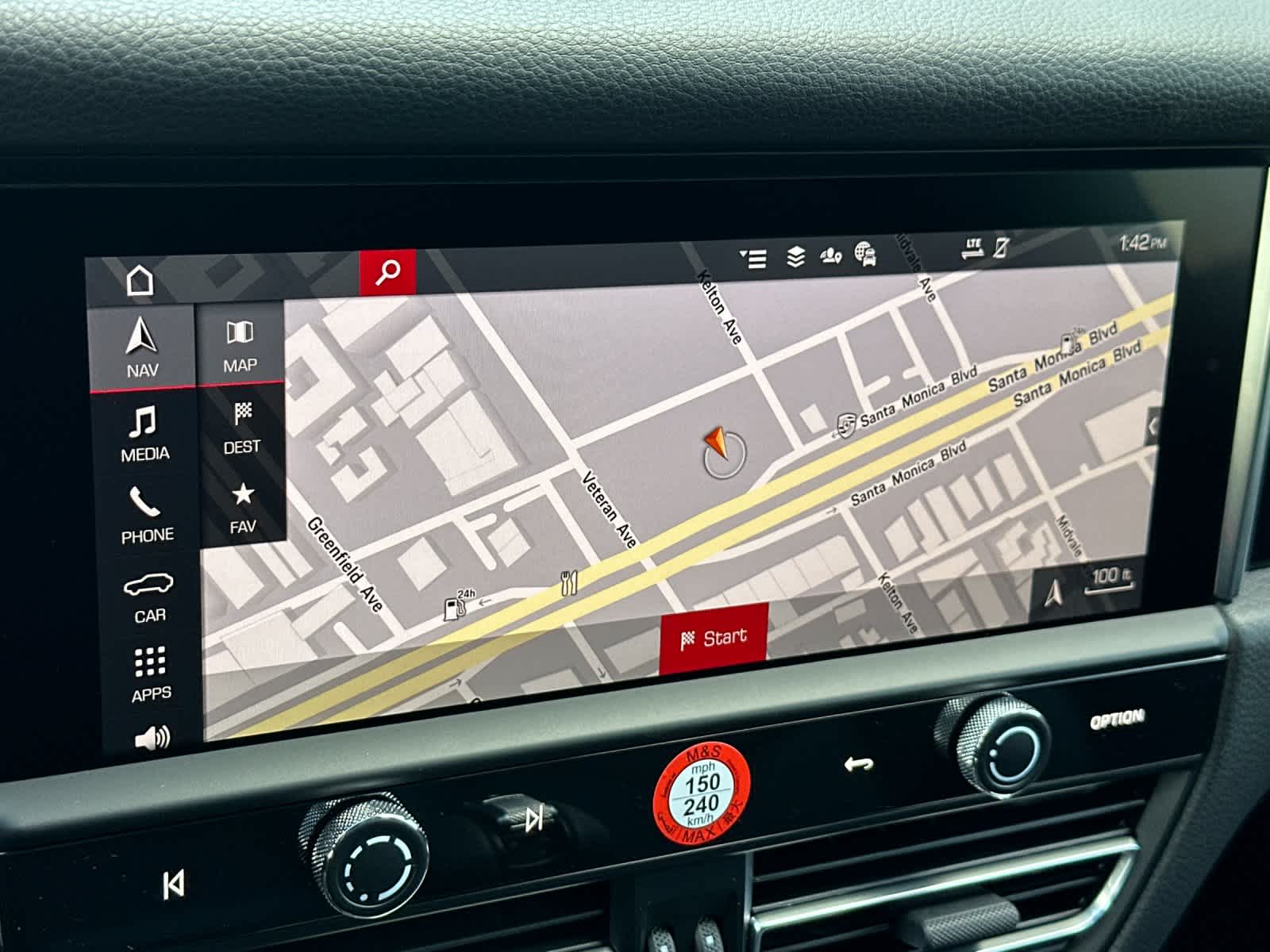 Thumbnail: 2026 Porsche Macan - 21