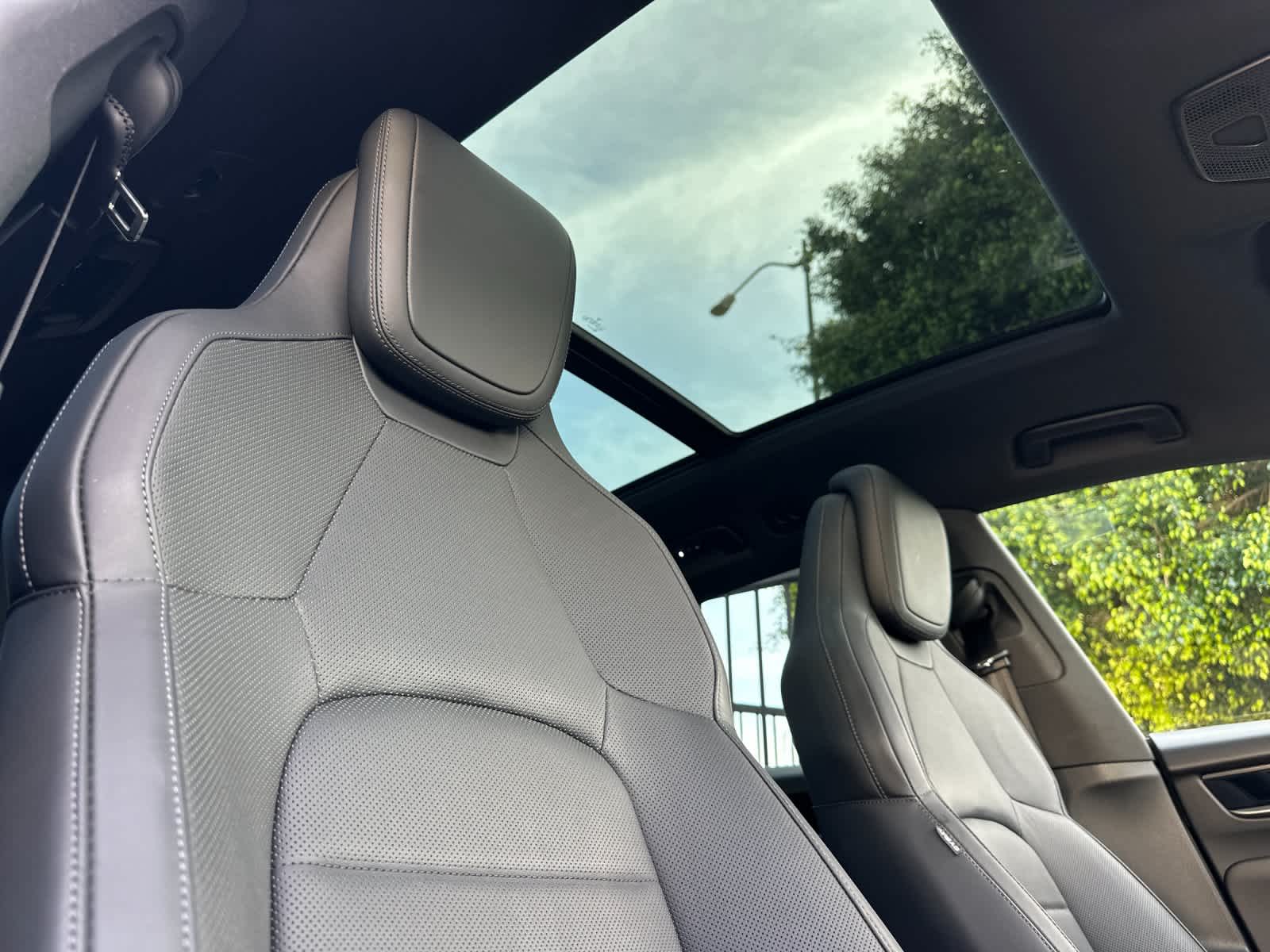 Thumbnail: 2025 Porsche Macan - 18