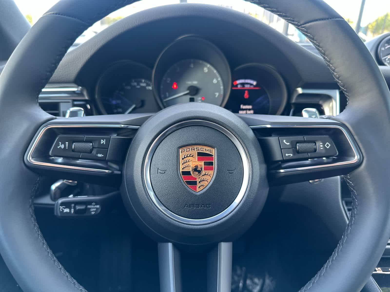 Thumbnail: 2026 Porsche Macan - 27