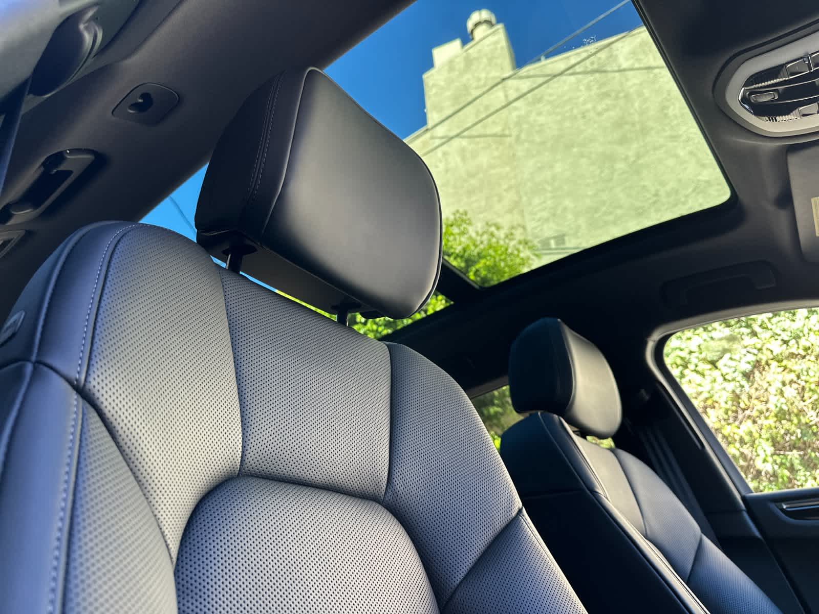 Thumbnail: 2026 Porsche Macan - 18