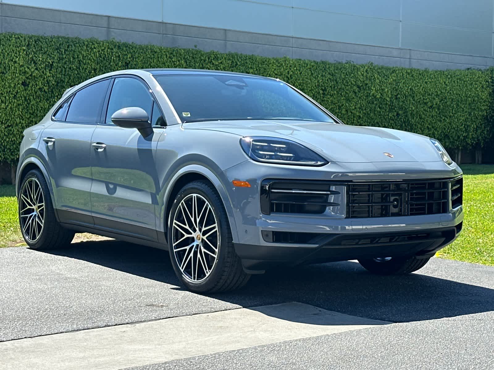 Thumbnail: 2026 Porsche Cayenne - 10