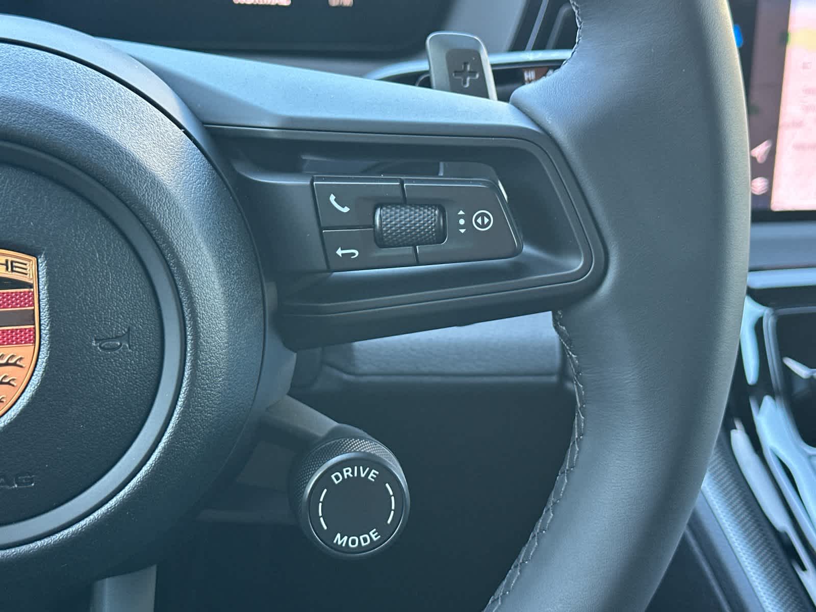 Thumbnail: 2026 Porsche Panamera - 28