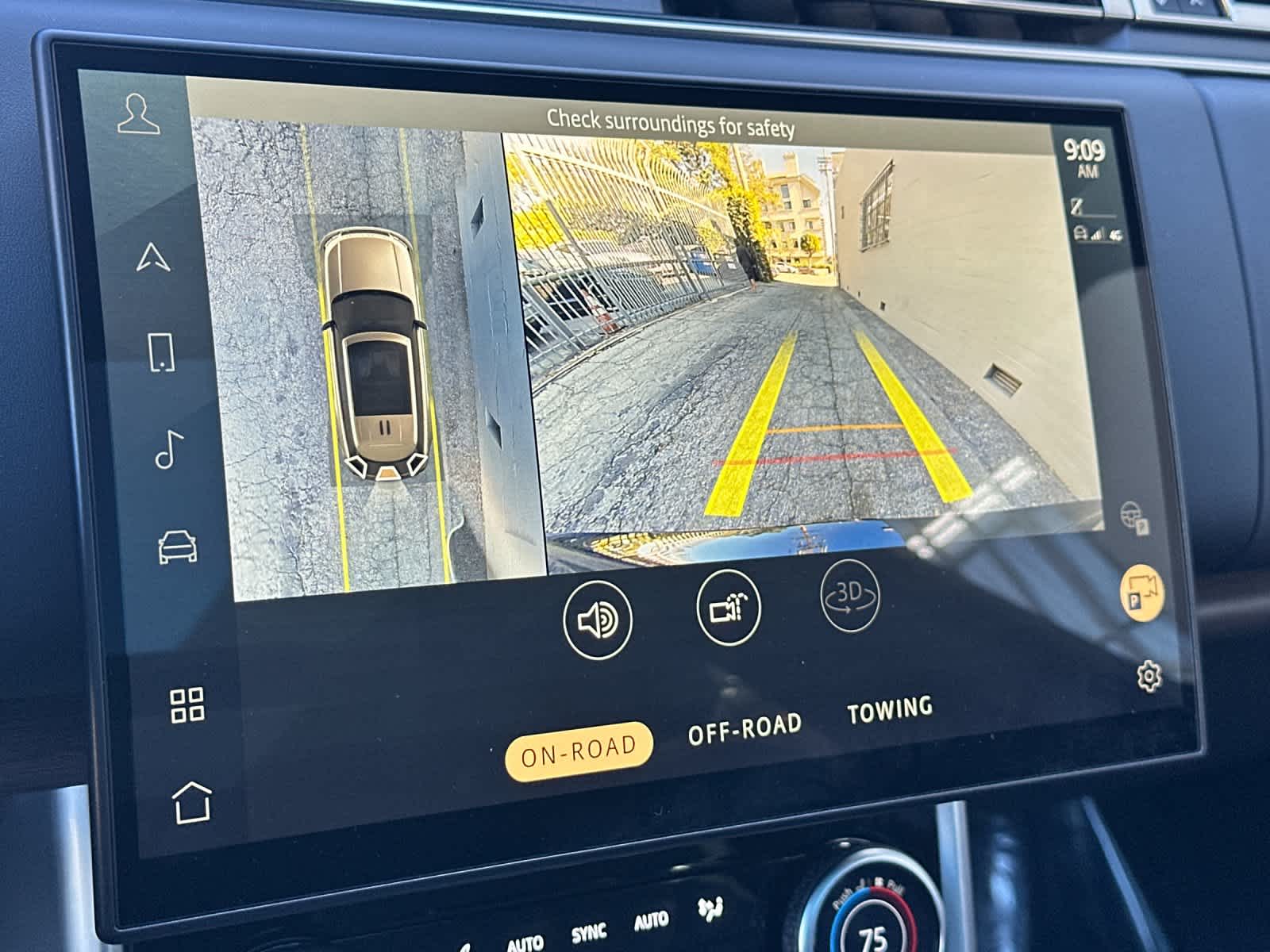 Thumbnail: 2023 Land Rover Range Rover - 23