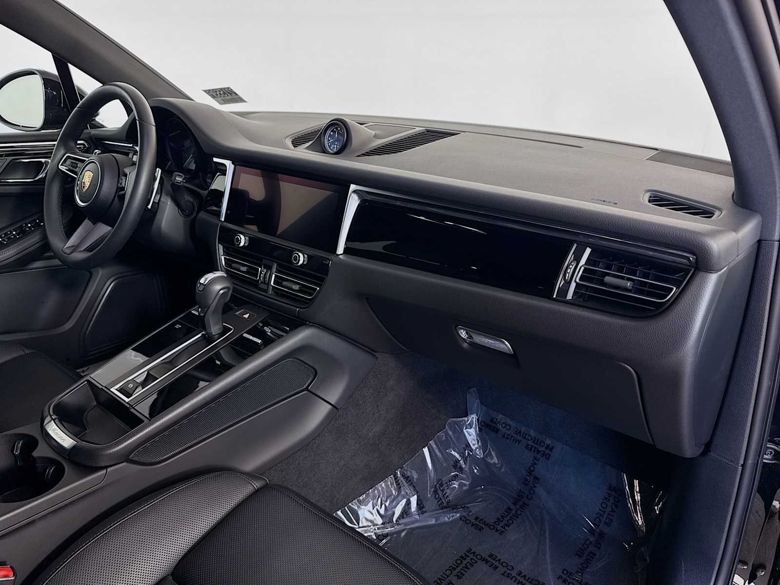 Thumbnail: 2025 Porsche Macan - 23