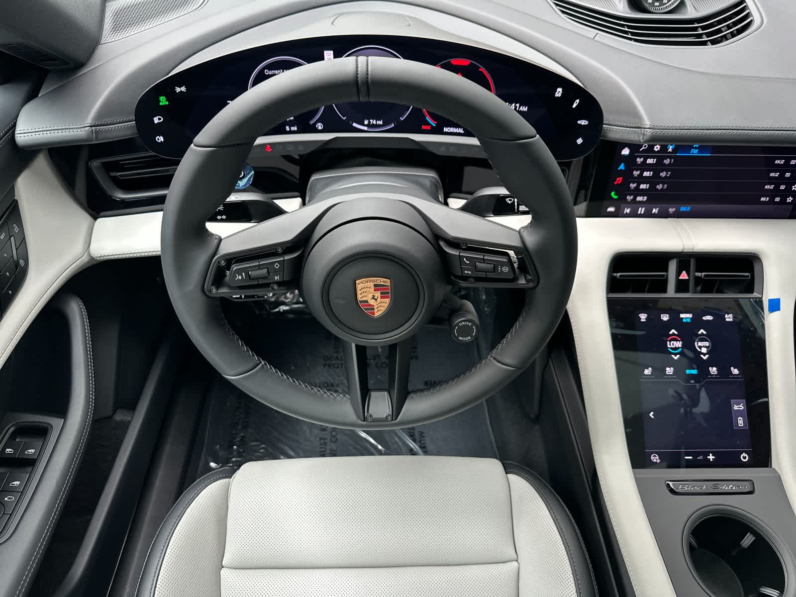 Thumbnail: 2026 Porsche Taycan - 15
