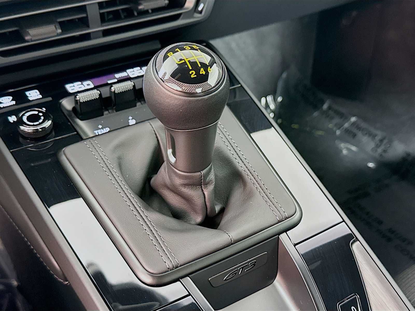 Thumbnail: 2023 Porsche 911 - 14