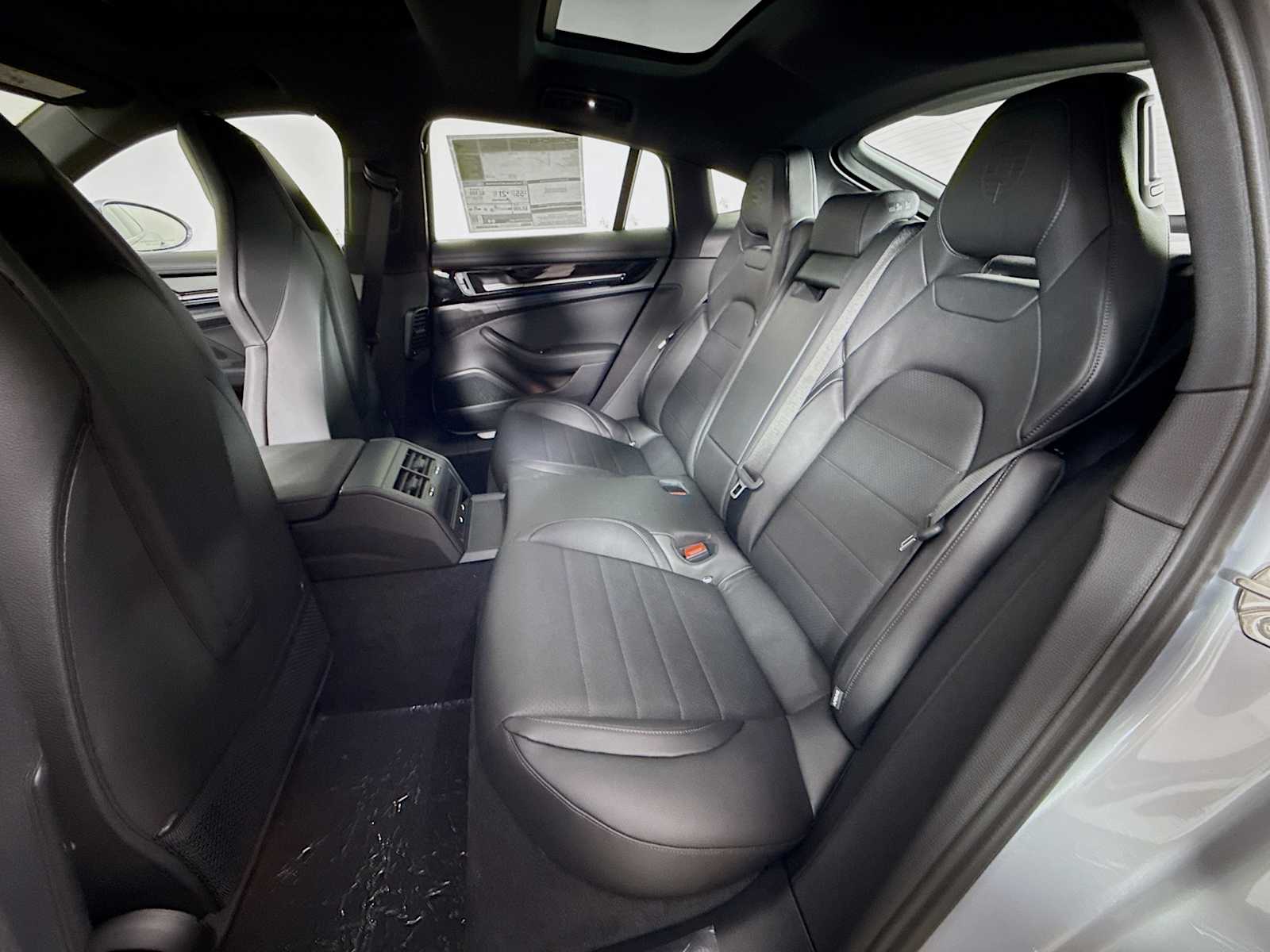 Thumbnail: 2026 Porsche Panamera - 17