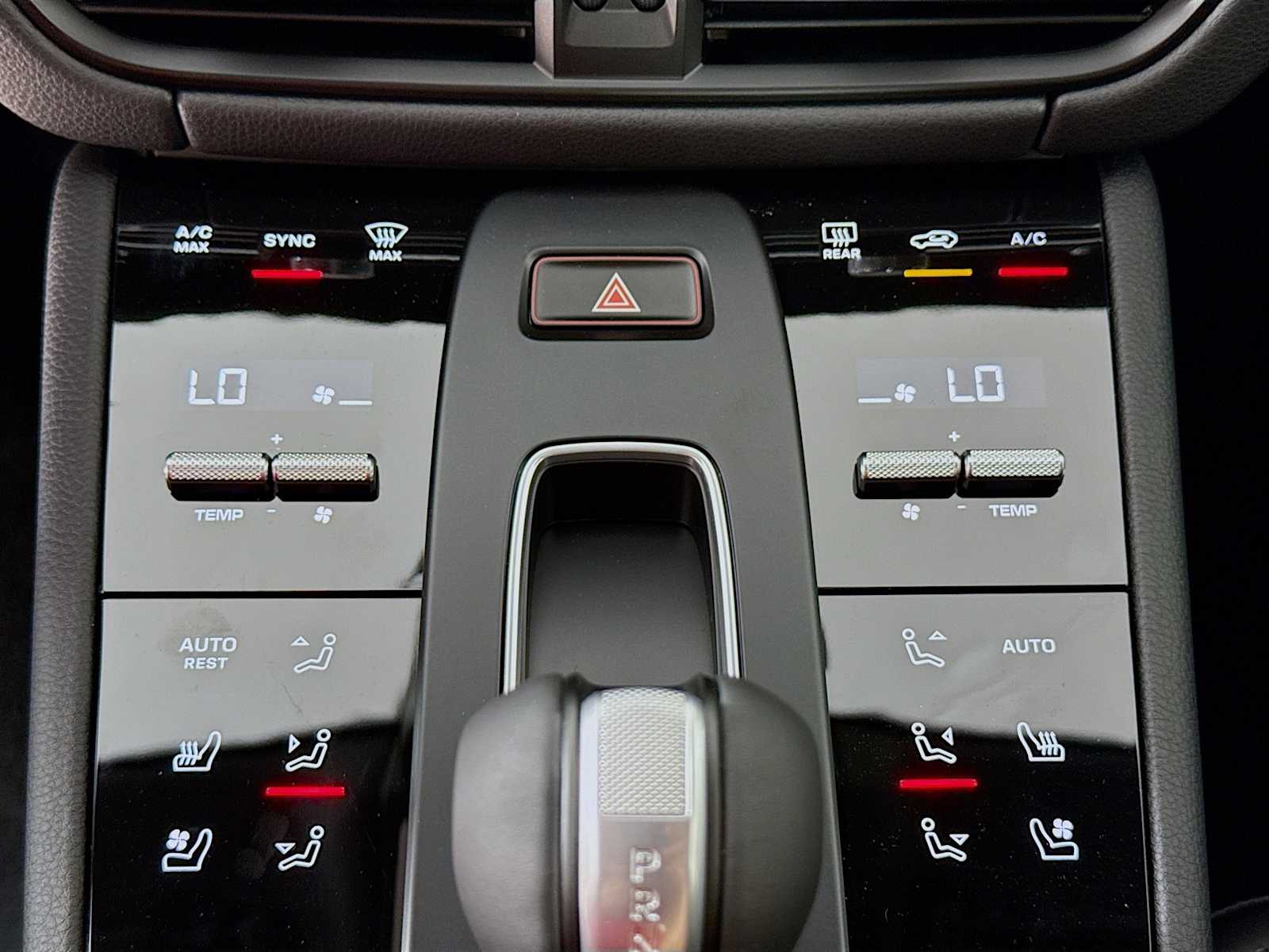 Thumbnail: 2026 Porsche Macan - 13