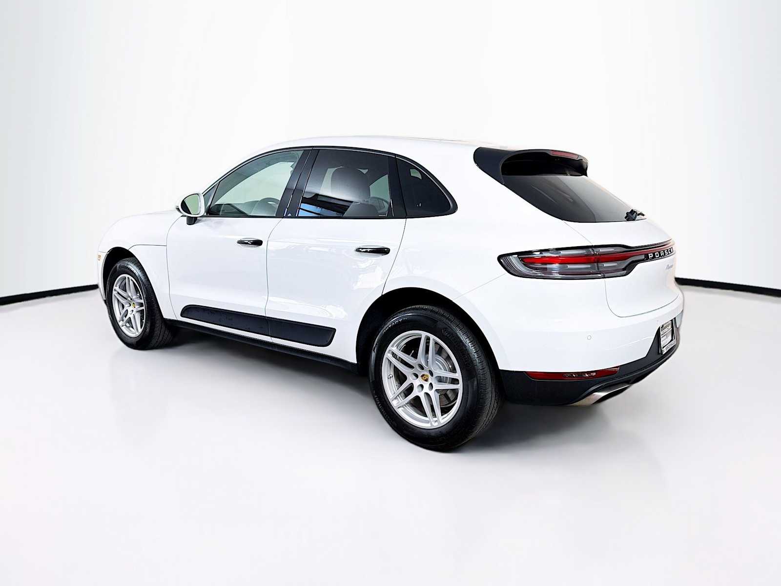 Thumbnail: 2021 Porsche Macan - 3