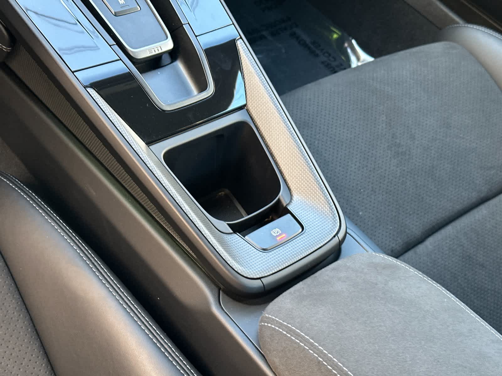 Thumbnail: 2025 Porsche 911 - 13