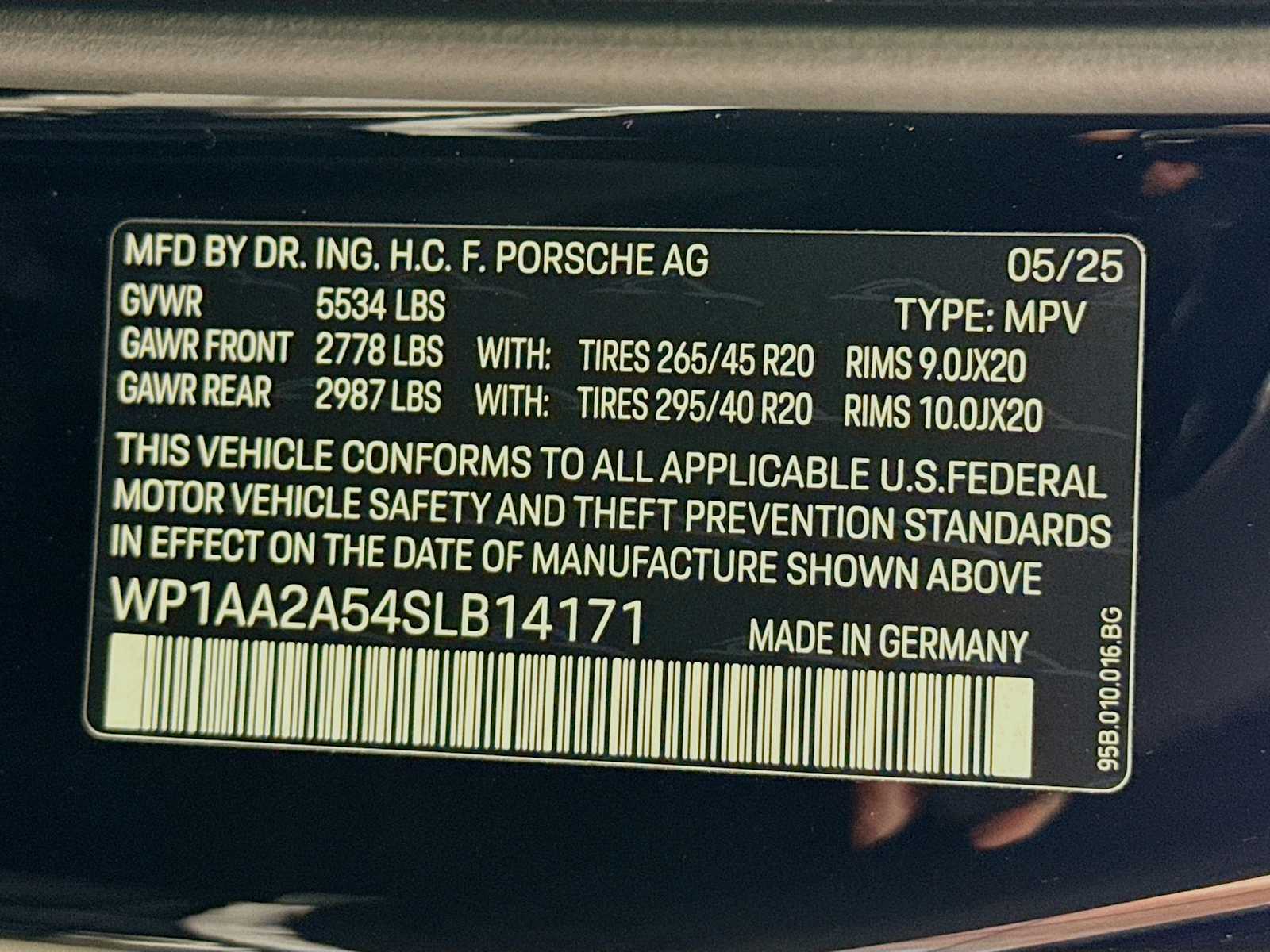 Thumbnail: 2025 Porsche Macan - 25